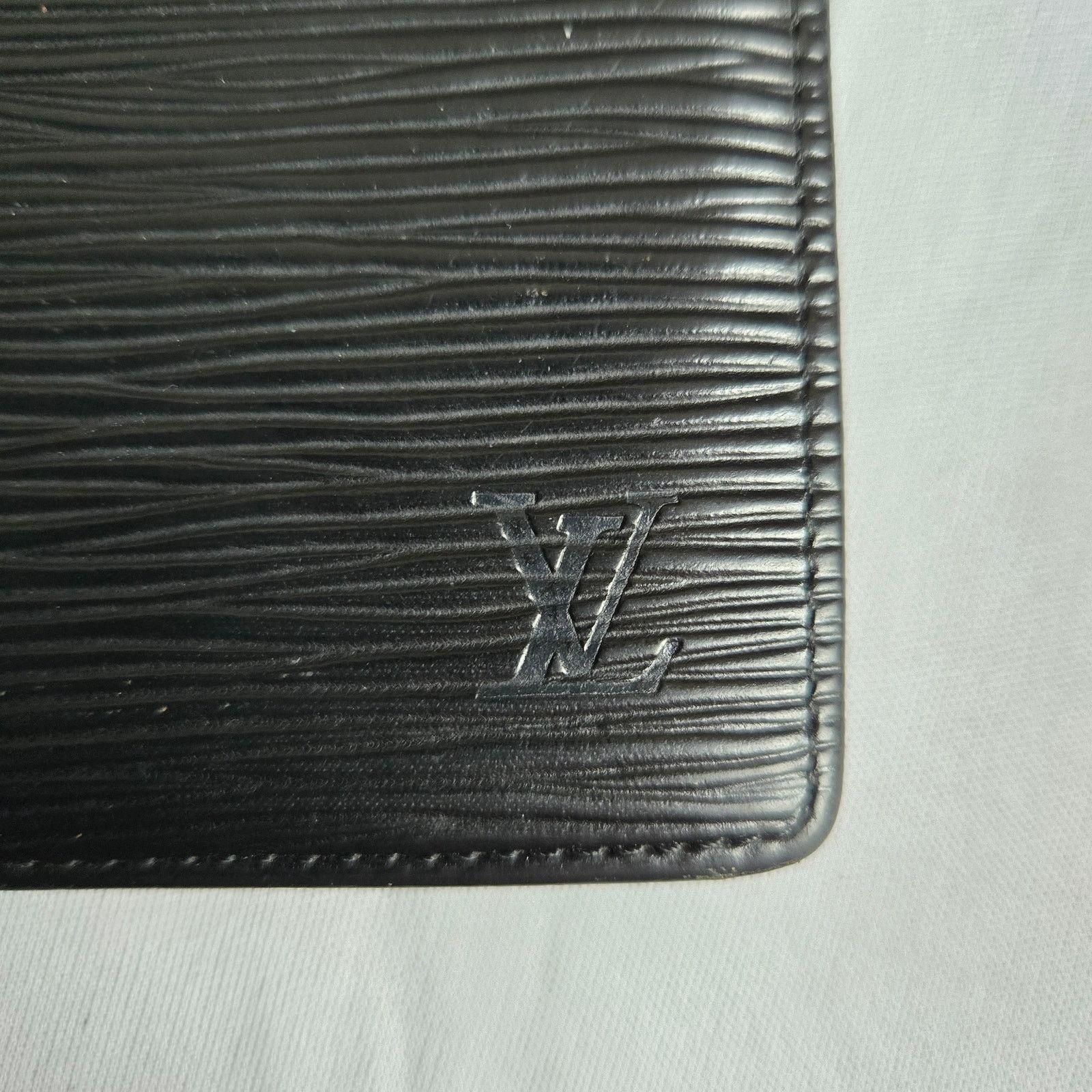 Louis Vuitton Louis Vuitton Black Leather Epi Bifold Wallet Size ONE SIZE - 2 Thumbnail
