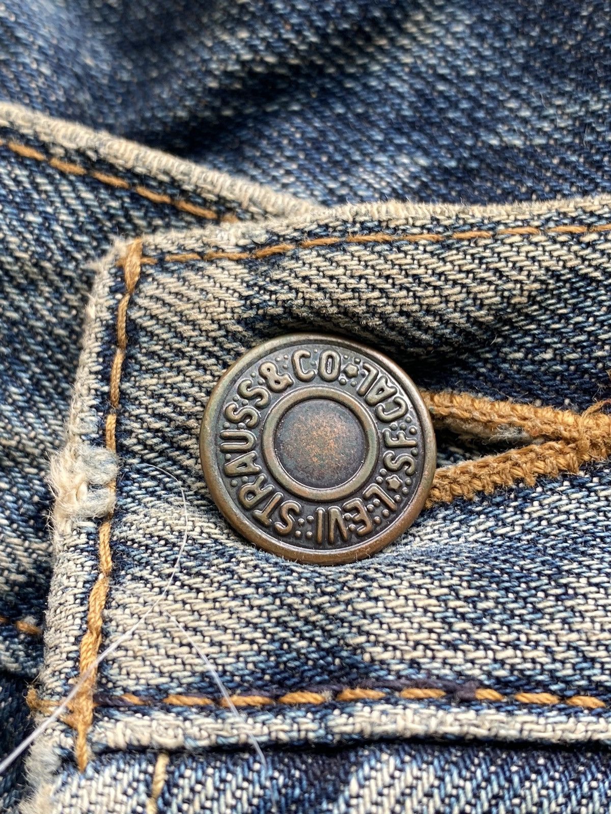 Levi's Levi’s 524 Distressed Denim Size 29 Size US 29 - 7 Thumbnail