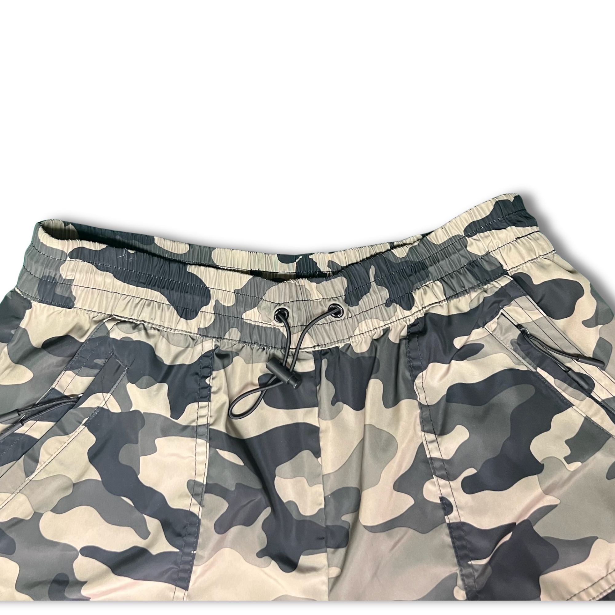 Zara Zara Womens Camouflage Shorts With Elastic Waist & Drawstrin Size 28" / US 6 / IT 42 - 5 Thumbnail