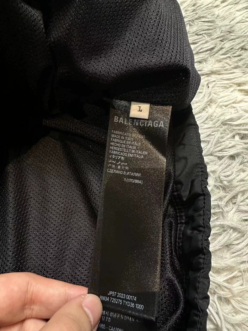 Balenciaga Balenciaga Logo coat behind Size US S / EU 44-46 / 1 - 6 Thumbnail