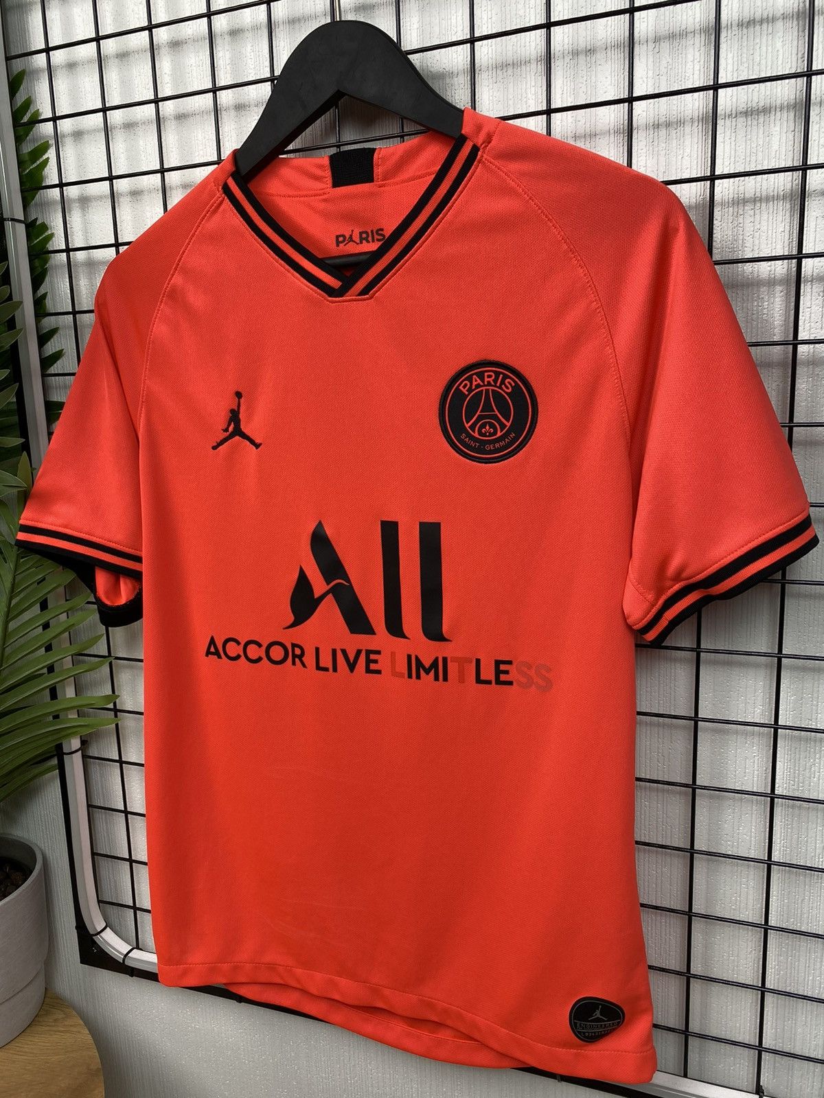Jordan Brand × Nike PSG x Jordan 2019-20 Away Jersey Football Shirt Soccer Kit M Size US M / EU 48-50 / 2 - 3 Thumbnail