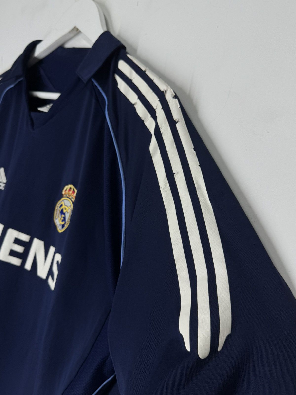 Adidas Adidas Real Madrid FC 2005/06 Away Football Shirt Size US L / EU 52-54 / 3 - 16 Thumbnail