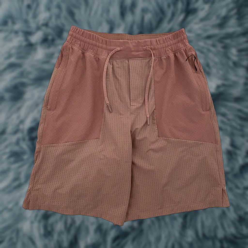 Lululemon Lululemon T.H.E. Short Shorts Mens S Twilight Rose Lined Pockets Activewear 8.5in Inseam Athletic Logo Hand Pocket S Men Size US 29 - 1 Thumbnail