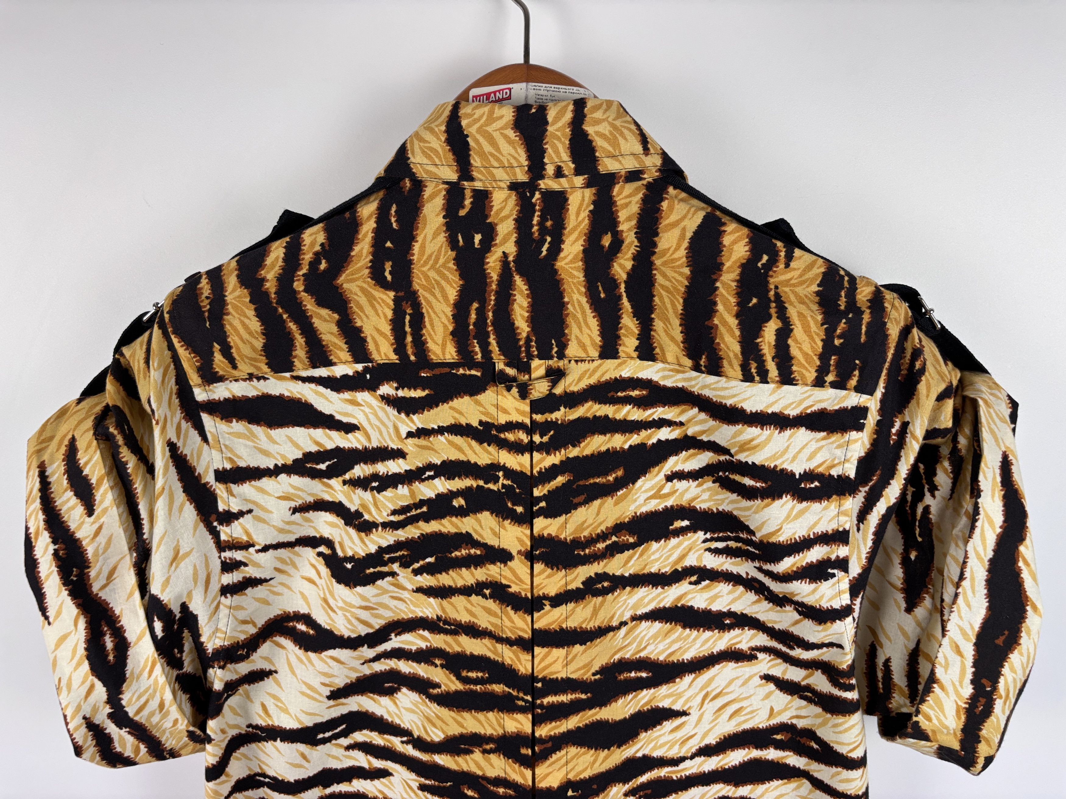 Dolce & Gabbana Dolce & Gabbana Tiger Print Short Sleeve Button Shirt 44 Size M / US 6-8 / IT 42-44 - 6 Thumbnail