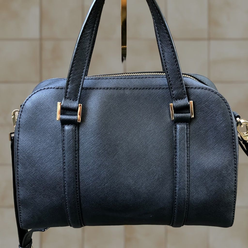 Vintage KATE SPADE Cassie Newbury Lane Purse Bowler Bag Crossbody Shoulder Top Handle Crossbody Womens Black Medium Leather Saffiano Pattern Newbury Lane 90s? Size M / US 6-8 / IT 42-44 - 1 Thumbnail