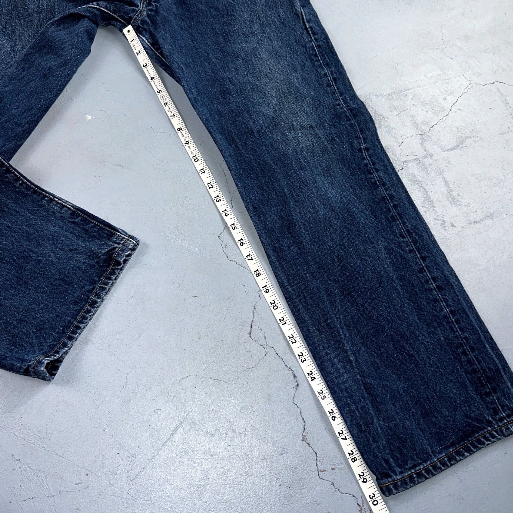 Levi's VINTAGE Levi's 501 Jeans Straight Denim Blue 34x30 90s 501 Series Men Regular Mid Rise 5-Pocket Button Jeans Mens Size US 34 / EU 50 - 4 Thumbnail