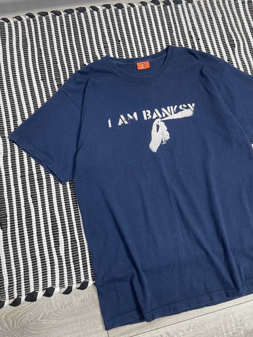 Vintage Vintage Banksy Graffiti Logo Tee T-Shirt Y2K Size US L / EU 52-54 / 3 - 2 Thumbnail