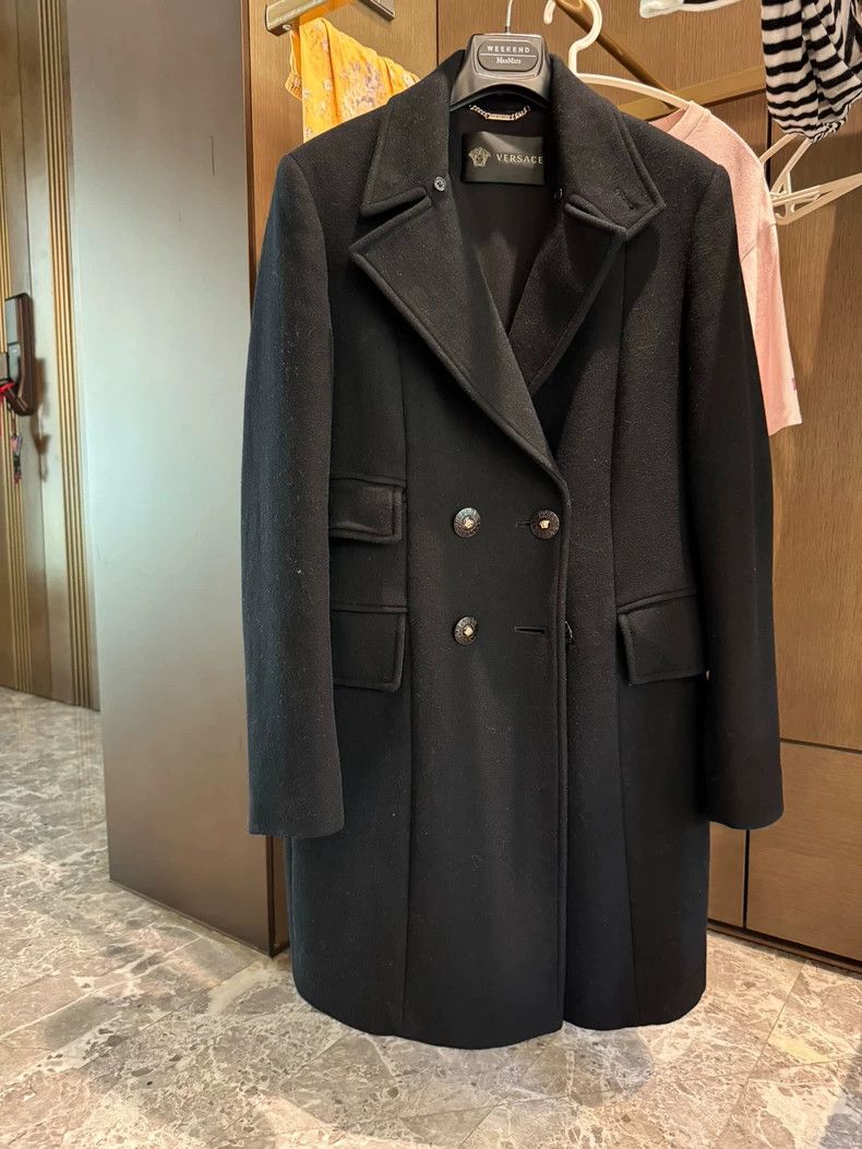 Versace Versace Classic black coat Size S / US 4 / IT 40 - 1 Thumbnail