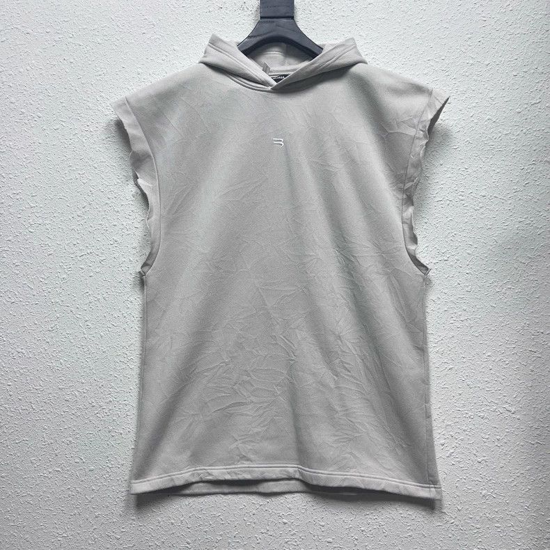 Balenciaga Balenciaga Folding sleeveless vest sweater boomerang embro Size US M / EU 48-50 / 2 - 1 Thumbnail