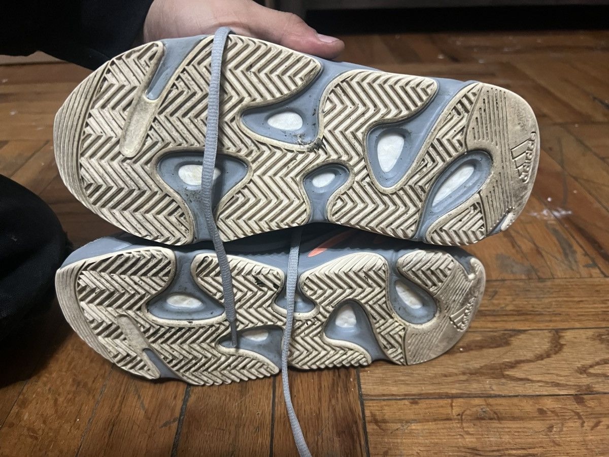Yeezy Yeezy Boost 700 Inertia Size US 8 / EU 41 - 4 Thumbnail