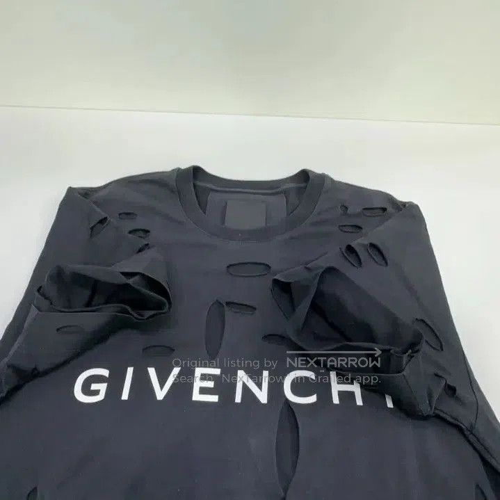 Givenchy Givenchy SS23 Logo Print Tear Detail Short Sleeve T-shirt. Size US S / EU 44-46 / 1 - 3 Thumbnail
