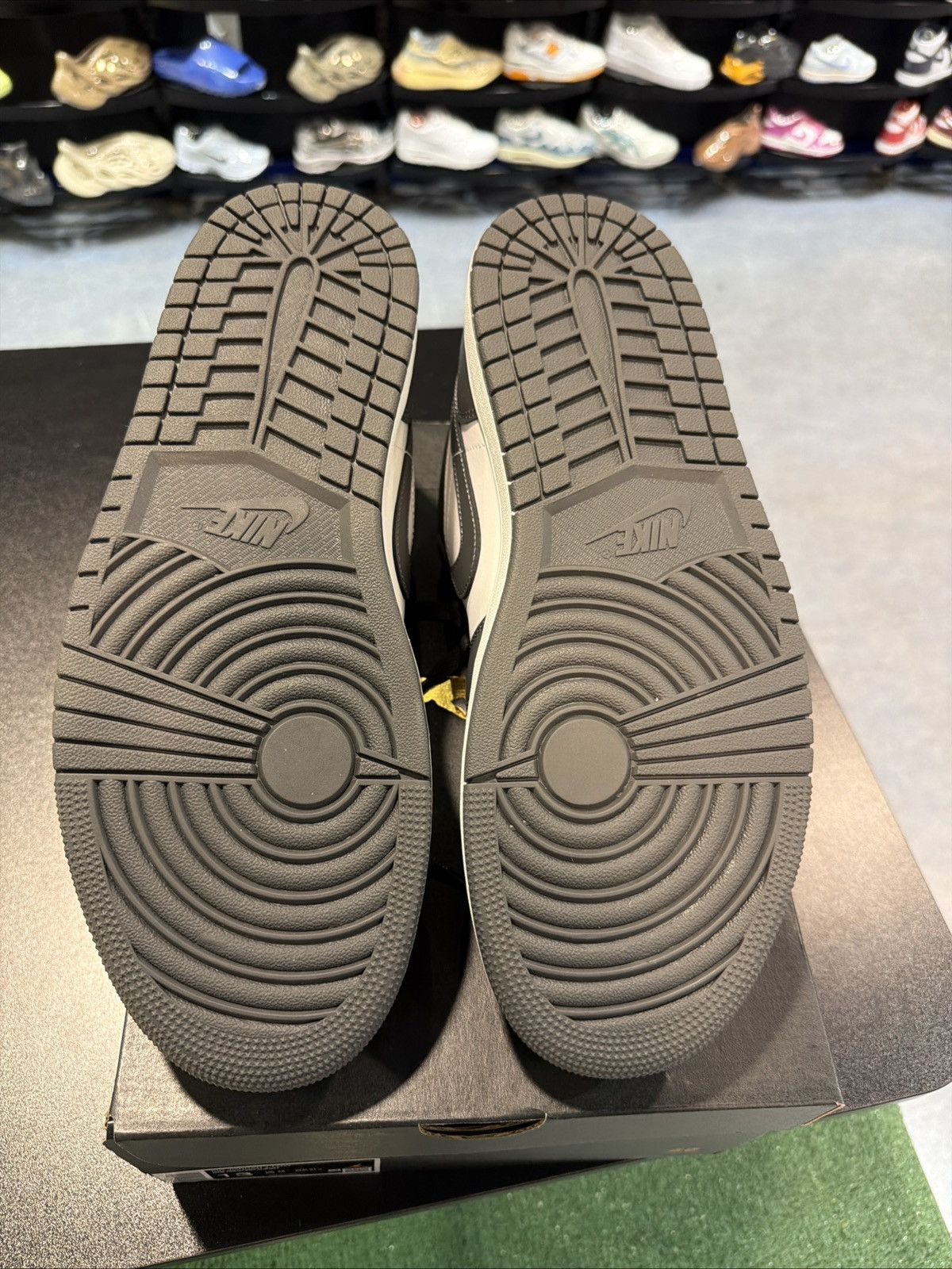 Jordan Brand Nike Air Jordan 1 Low Iron Gray Summit White Sneakers 553558 Size US 13 / EU 46 - 17 Thumbnail