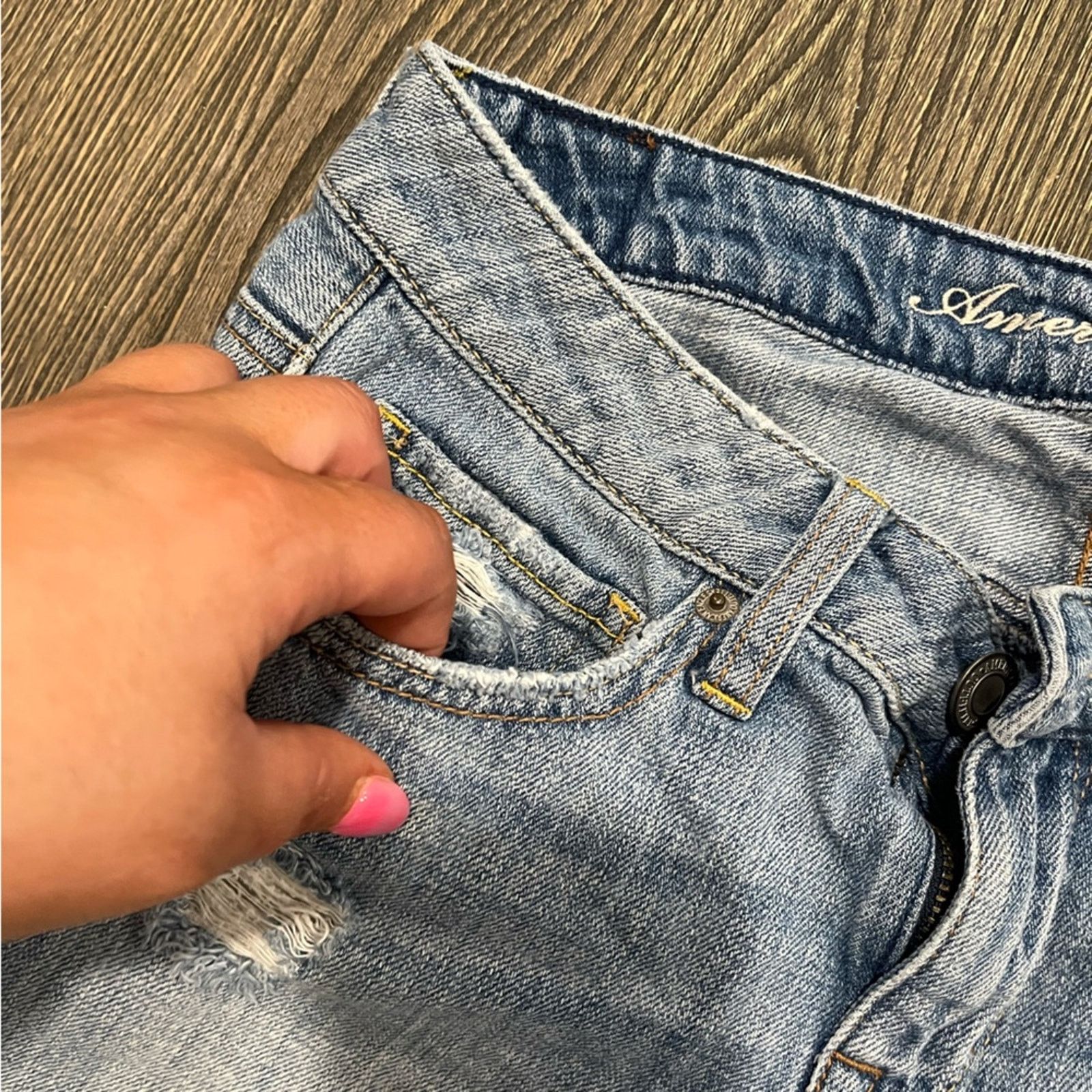American Eagle Outfitters American Eagle Jean Shorts Distressed Cutout Denim Size 0 Size 25" / US 0 / IT 36 - 6 Thumbnail