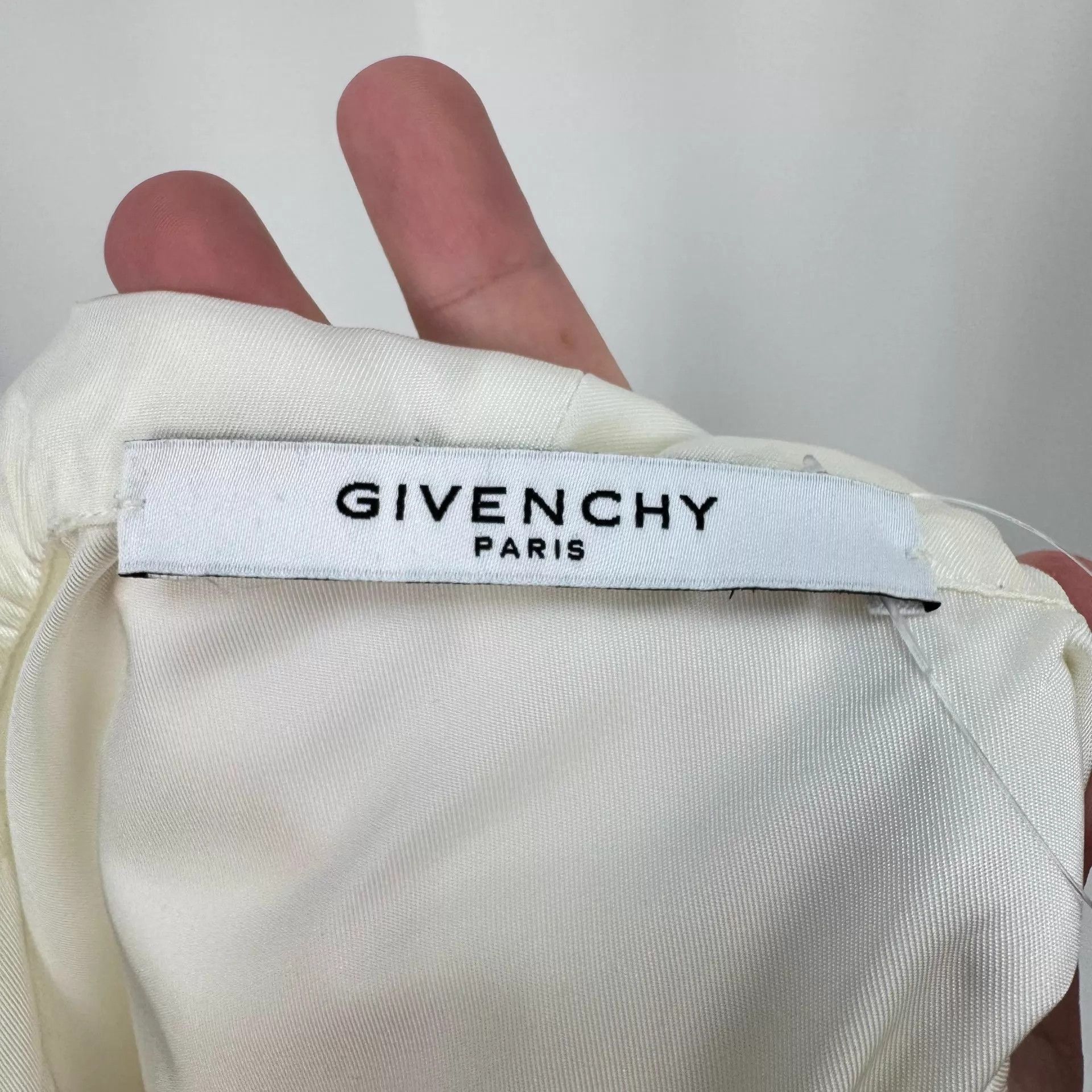 Givenchy Givenchy Printed Logo Shell Jacket 44 98 New Size US S / EU 44-46 / 1 - 7 Thumbnail