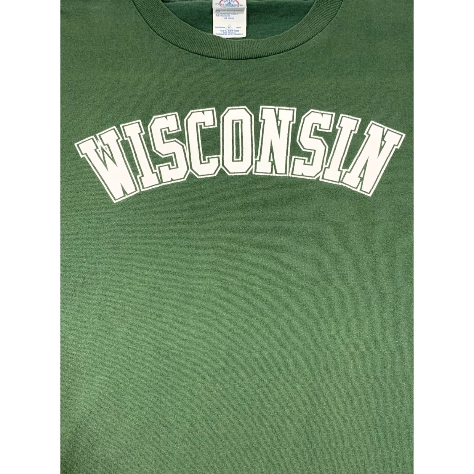 Delta VINTAGE Delta Wisconsin T Shirt XL Green 1990s Reproduction Short Sleeve Basic Tee Mens Size US XL / EU 56 / 4 - 2 Thumbnail