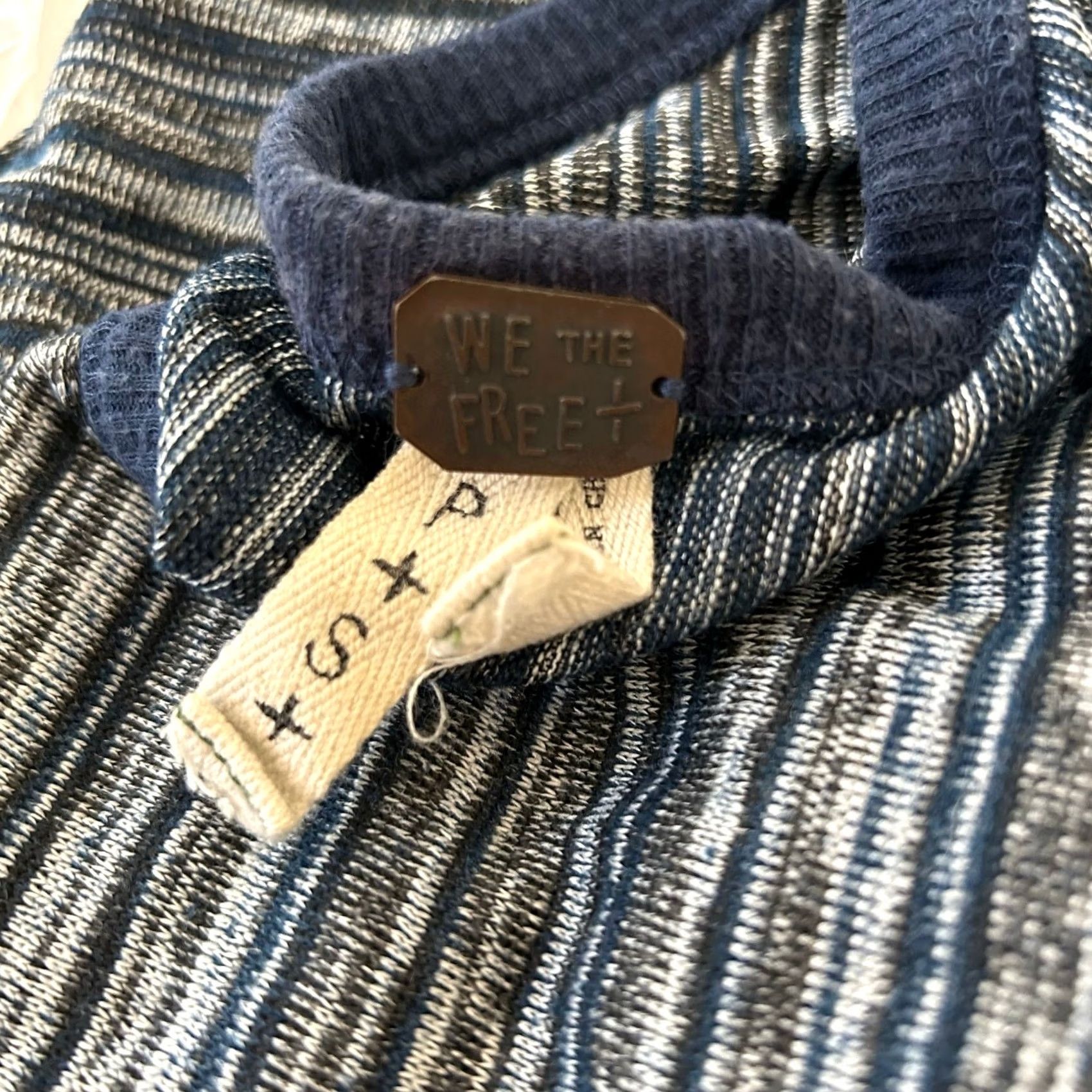 Vintage We the Free Womens Sweater Blue Striped Pullover Crew Neck Oversized Boxy S Size S / US 4 / IT 40 - 4 Thumbnail
