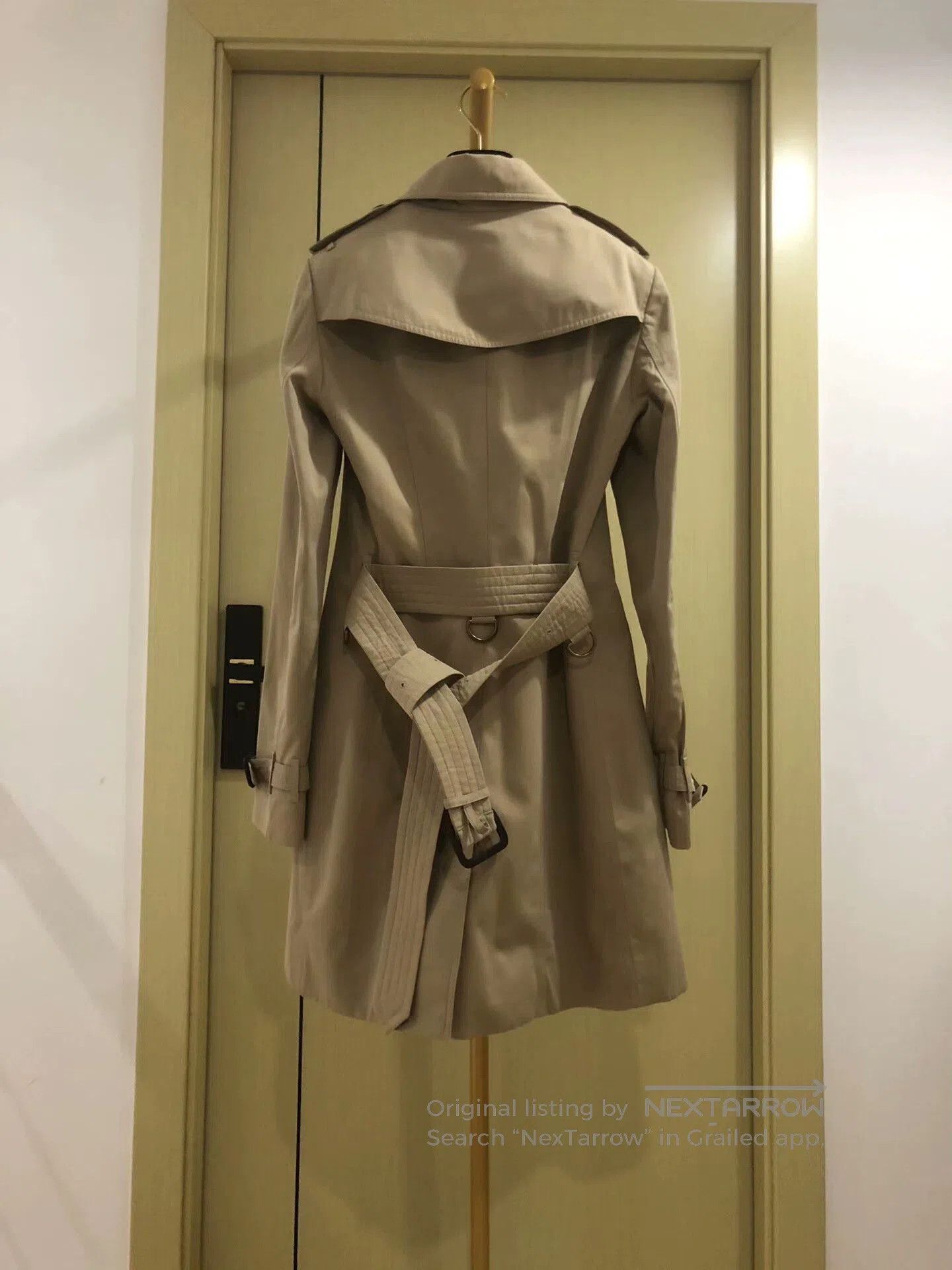 Burberry Burberry Beige Classic Check Coat. Size XL / US 12-14 / IT 48-50 - 2 Thumbnail