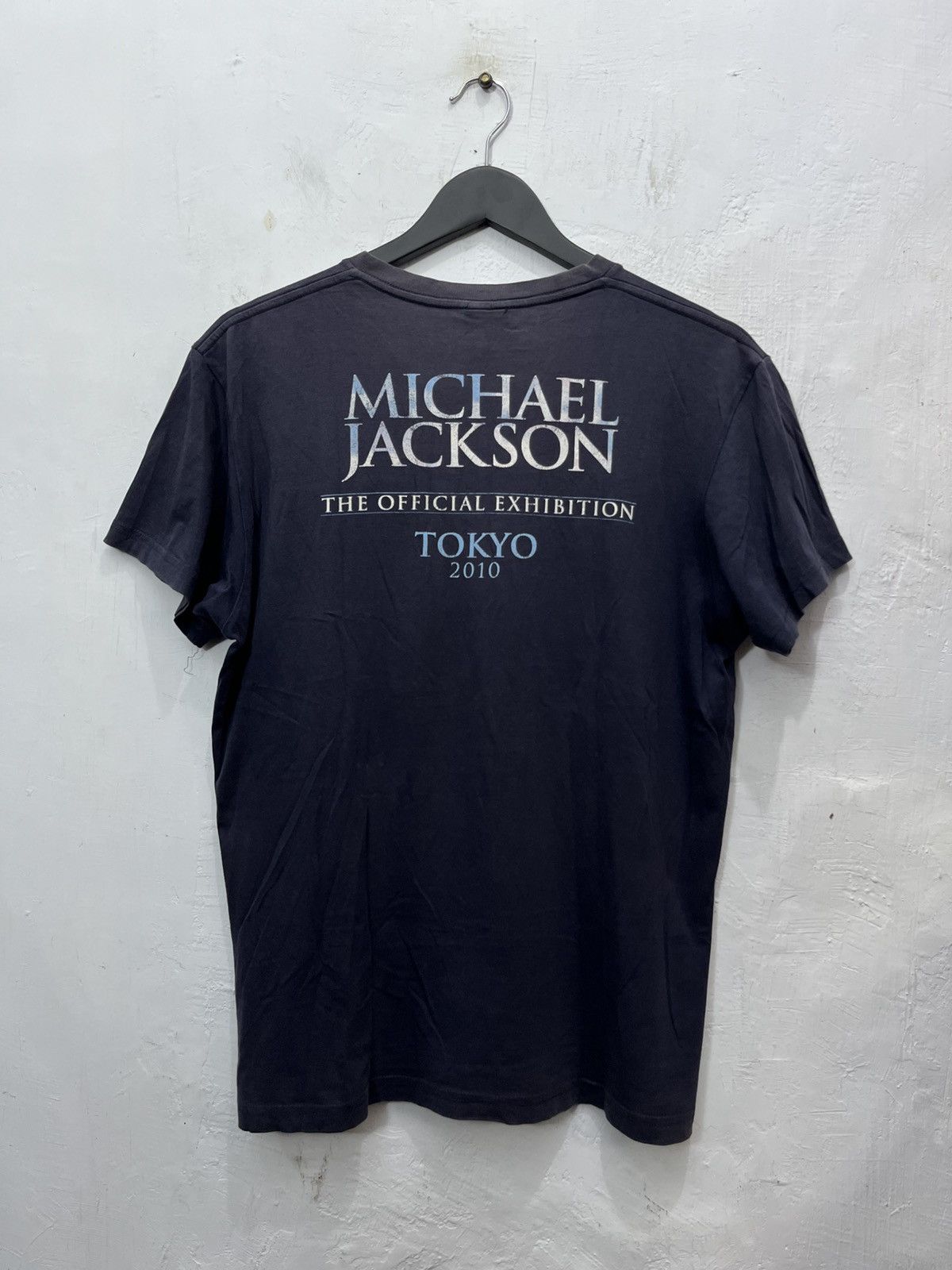 Band Tees Vintage Michael Jackson Sunfaded Tshirt Tokyo ©️2010 Size US M / EU 48-50 / 2 - 12 Thumbnail