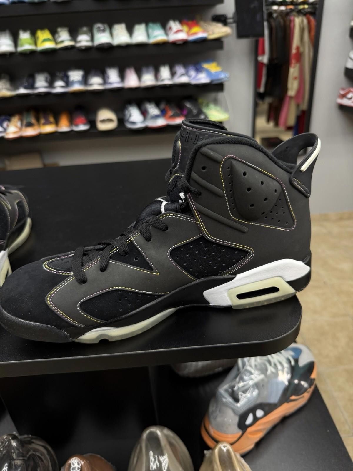 Jordan Brand Size 11 - Jordan 6 Retro Lakers 2010 RARE UN Worn Authentic Size US 11 / EU 44 - 6 Thumbnail