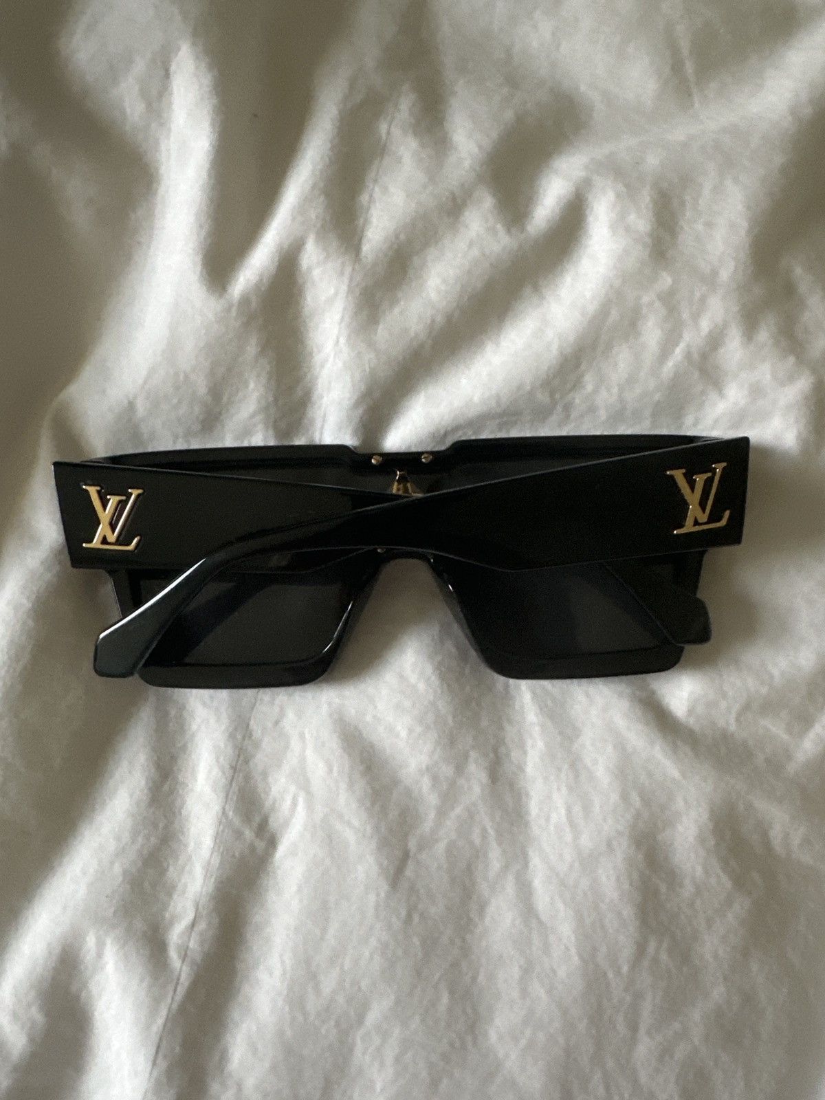 Louis Vuitton LOUIS VUITTON CYCLONE SUNGLASSES Size ONE SIZE - 1 Thumbnail