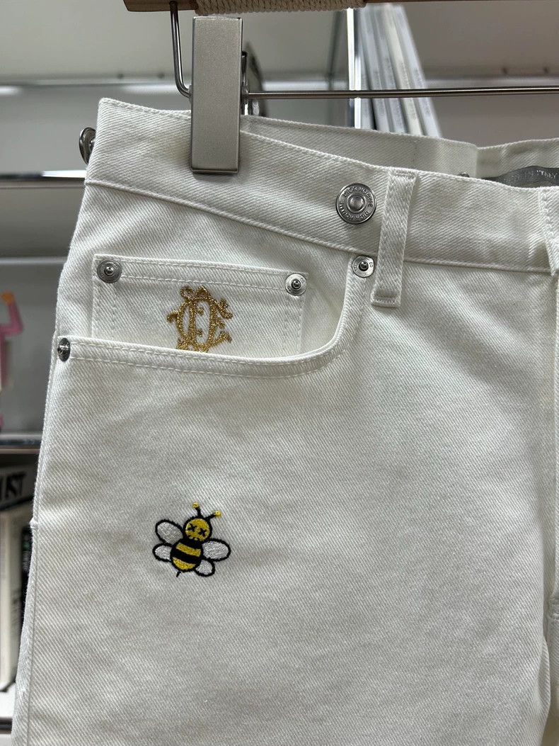 Dior Dior Embroidered little bee white jeans 2501-Nextarrow Size US 28 / EU 44 - 3 Thumbnail