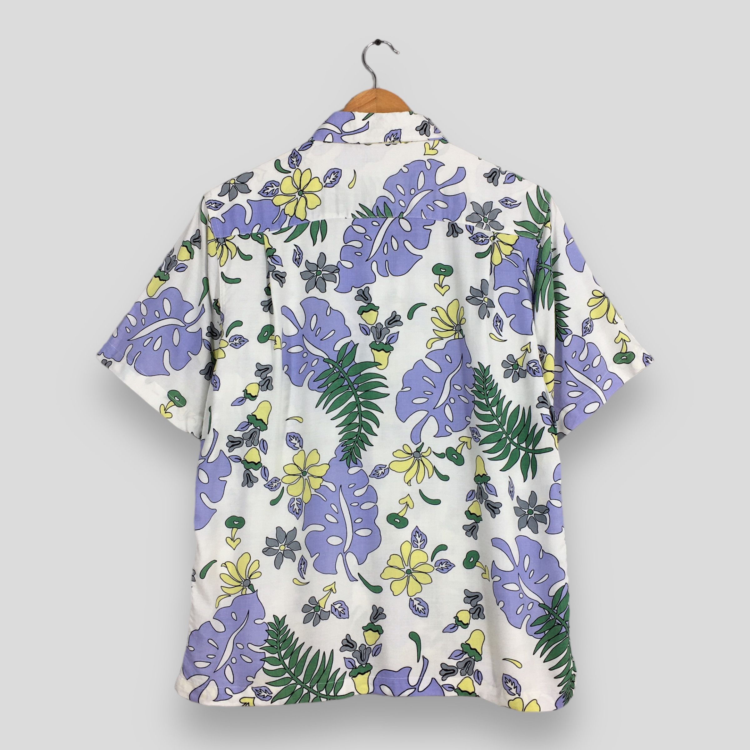 Life's a Beach Vintage 1990s Patina Surf Rayon Floral Shirt Medium Size US M / EU 48-50 / 2 - 7 Thumbnail