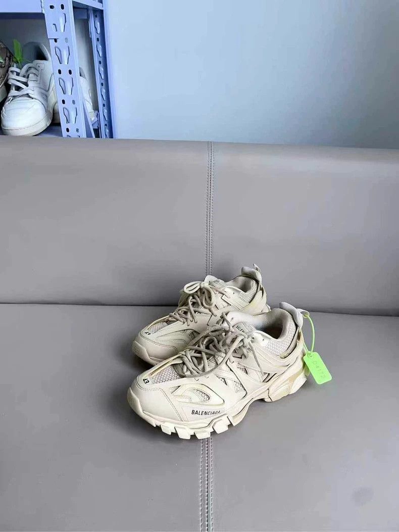 Balenciaga Balenciaga Track Sneakers Desert Yellow Size 43-2506 Size US 10 / EU 43 - 2 Thumbnail