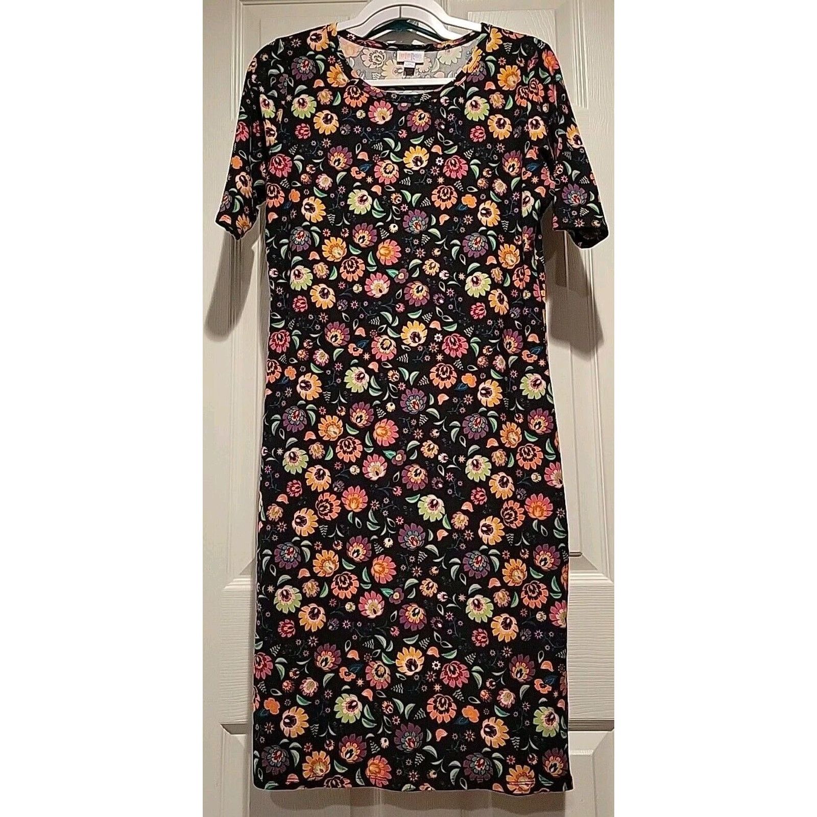 Other LuLaRoe Julia Medium Bodycon Floral Butter Soft Black Print Size M / US 6-8 / IT 42-44 - 7 Thumbnail