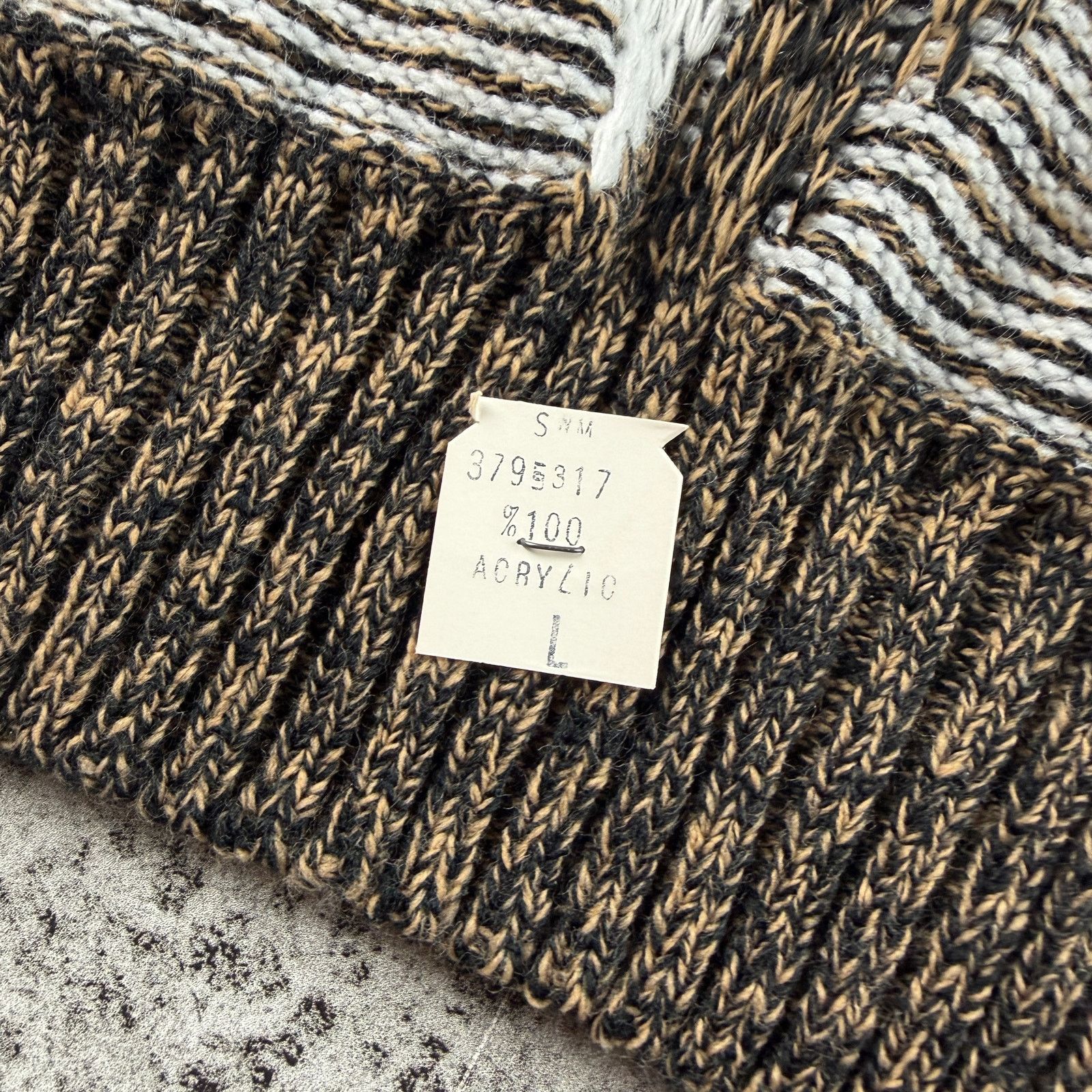 New Era Vintage Pattern Sweater New Era USA Made Deadstock Size L Size US L / EU 52-54 / 3 - 4 Thumbnail