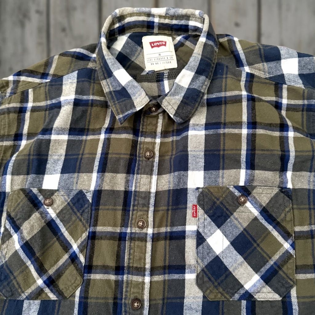 Levi's Levi’s Flannel Shirt Mens XL Plaid Button Up 100% Cotton Pockets Beige Slim Fit? No—Regular Fit. Size US XL / EU 56 / 4 - 1 Thumbnail