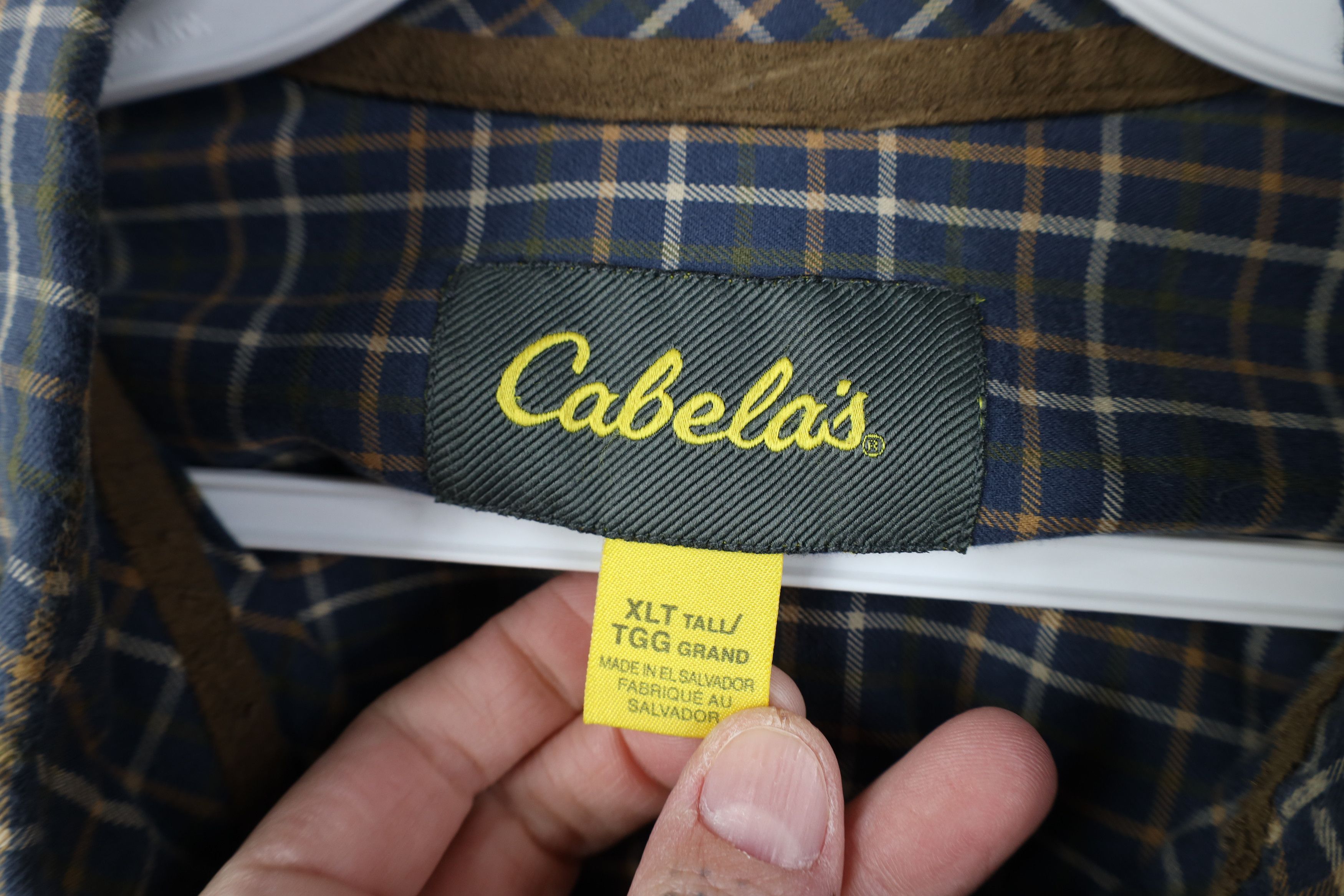 Cabelas Vintage Cabelas Flannel Collared Button Down Shirt Plaid Size US XL / EU 56 / 4 - 7 Thumbnail