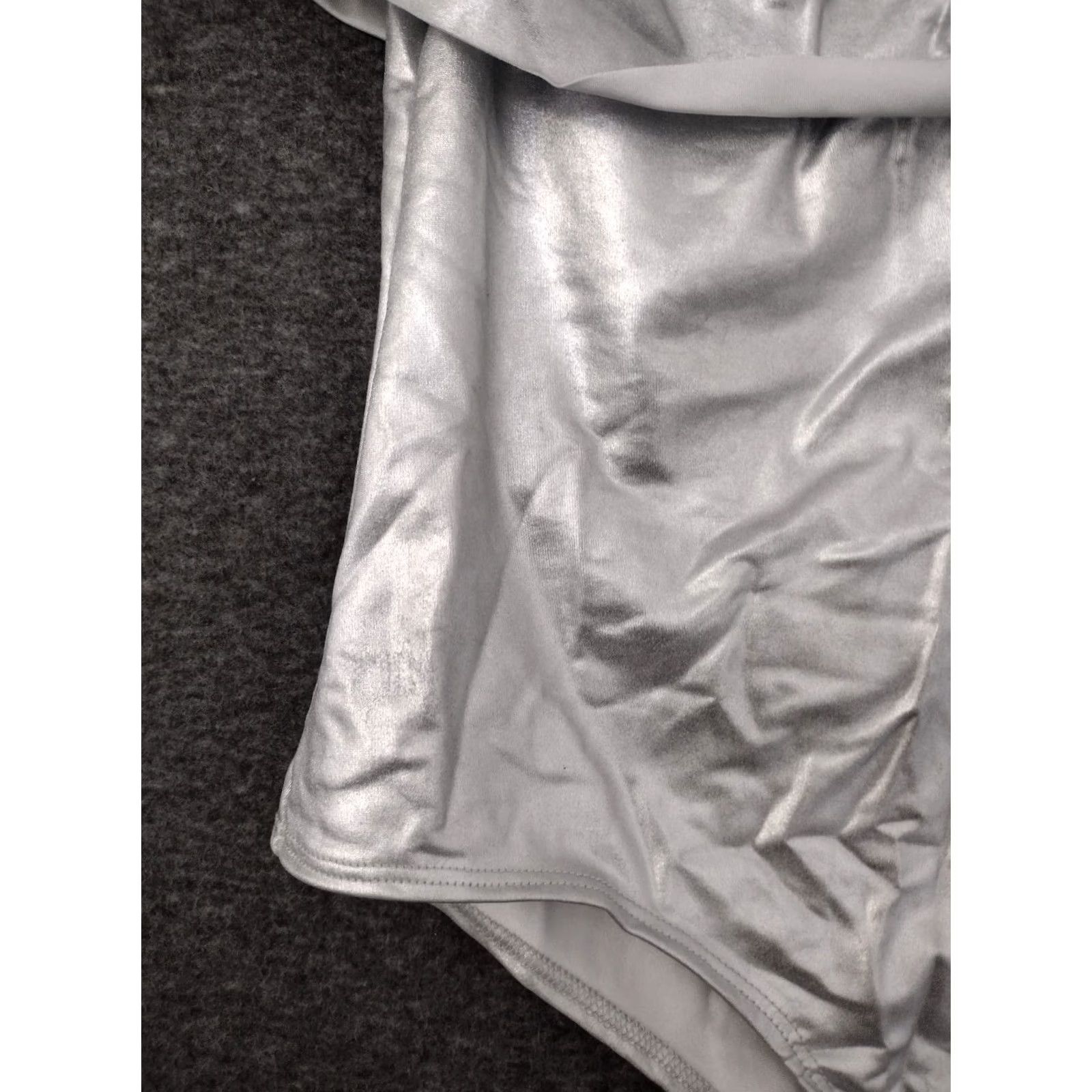 Vintage Codigo One Piece Off Shoulder Ruffles Cheeky Silver S Bathing Suit Nike Style Womens? Size S / US 4 / IT 40 - 7 Thumbnail