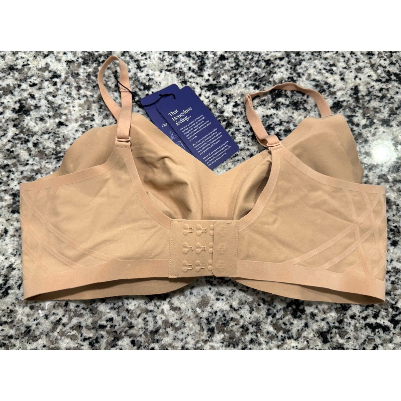 Silhouette HONEYLOVE Women's Liftwear T-Shirt Bra Sand XL Machine Washable Smoothing Silhouette Size ONE SIZE - 3 Thumbnail