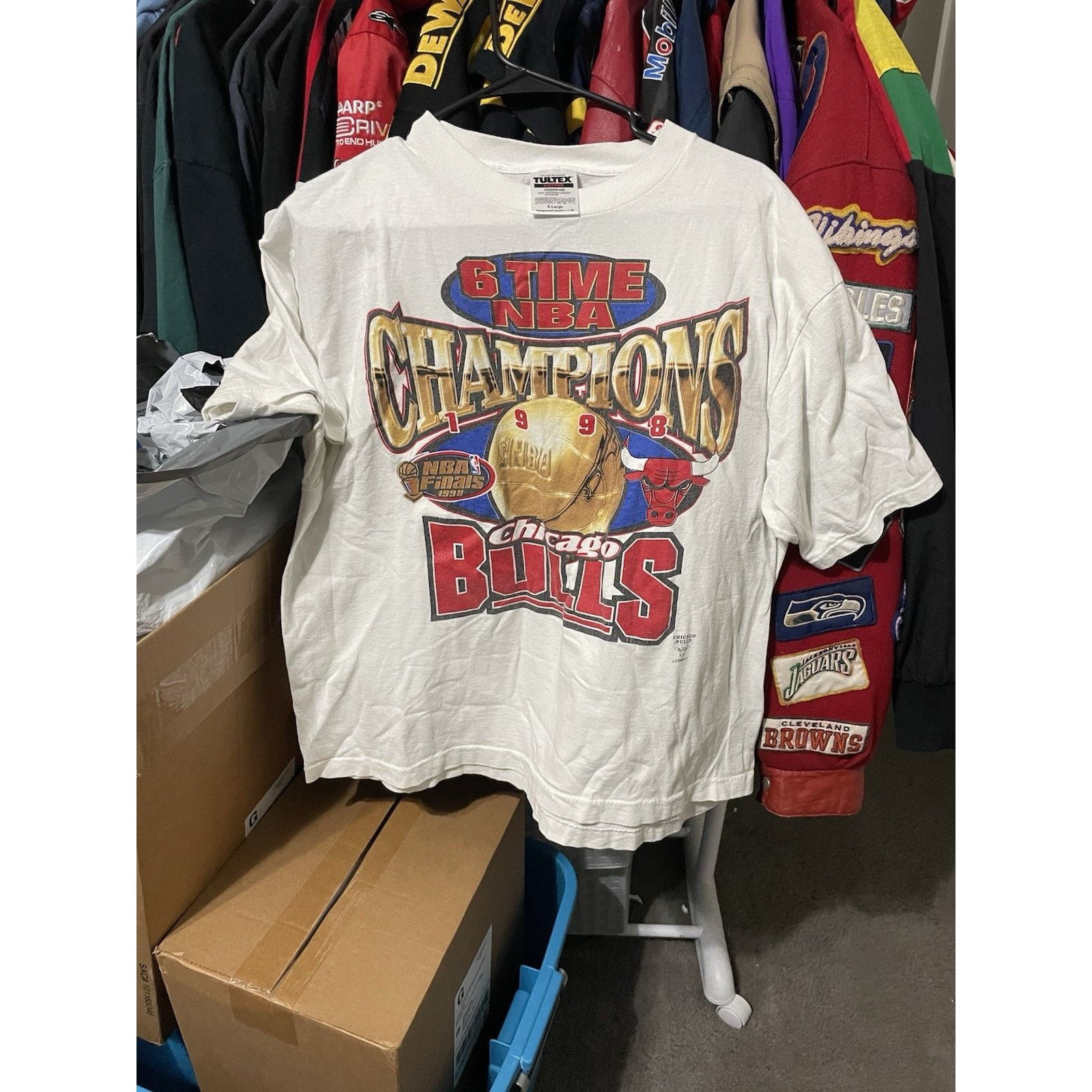 Tultex Size XL- VTG 1998 Chicago Bulls 6 Time NBA Champs Shirt Size US XL / EU 56 / 4 - 1 Thumbnail