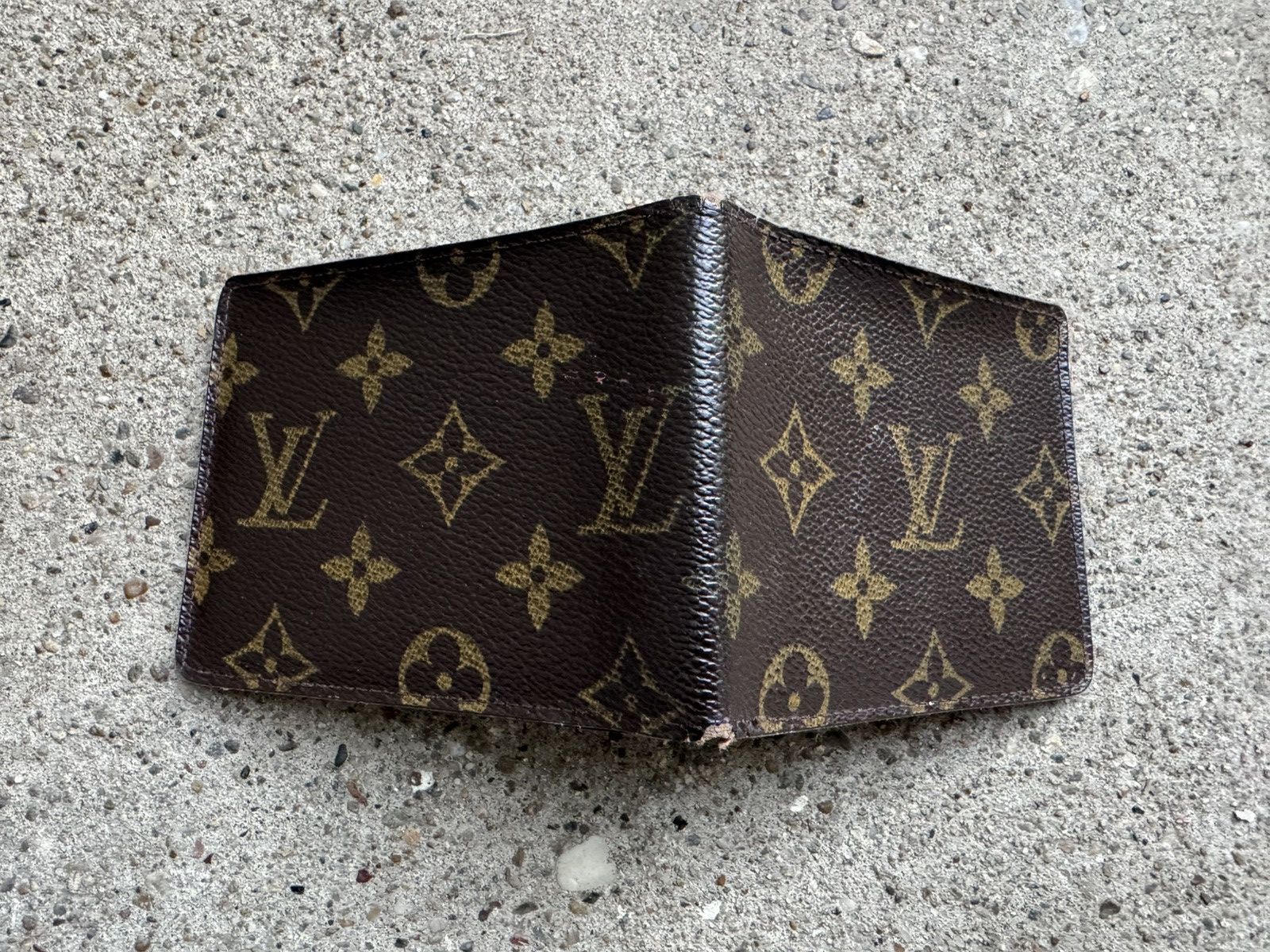 Louis Vuitton Vintage 🔥Louis Vuitton🔥Bifold wallet (Date Code CA0034) Size ONE SIZE - 6 Thumbnail