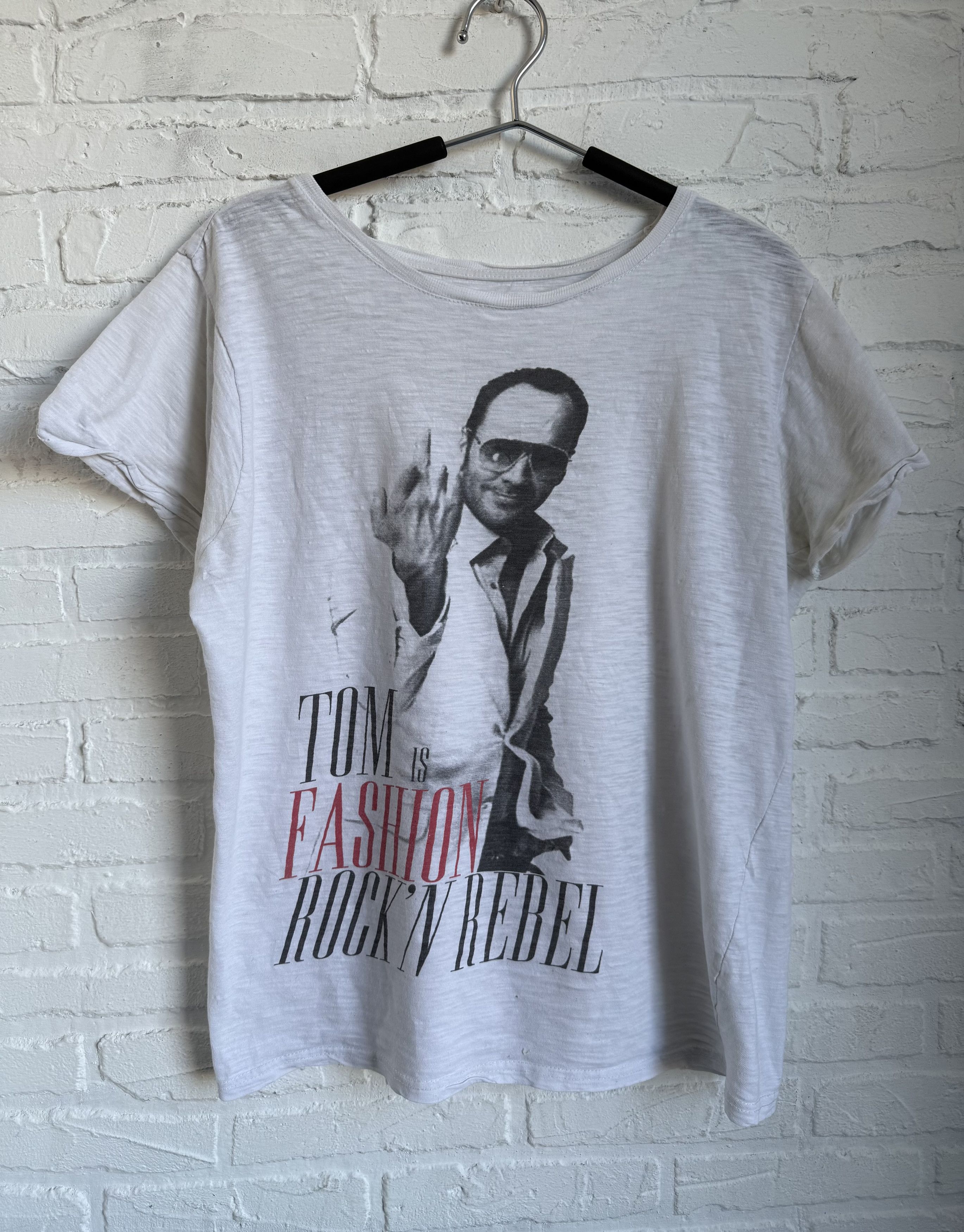 Vintage Vintage Tom Ford middle finger t-shirt Size US M / EU 48-50 / 2 - 1 Thumbnail