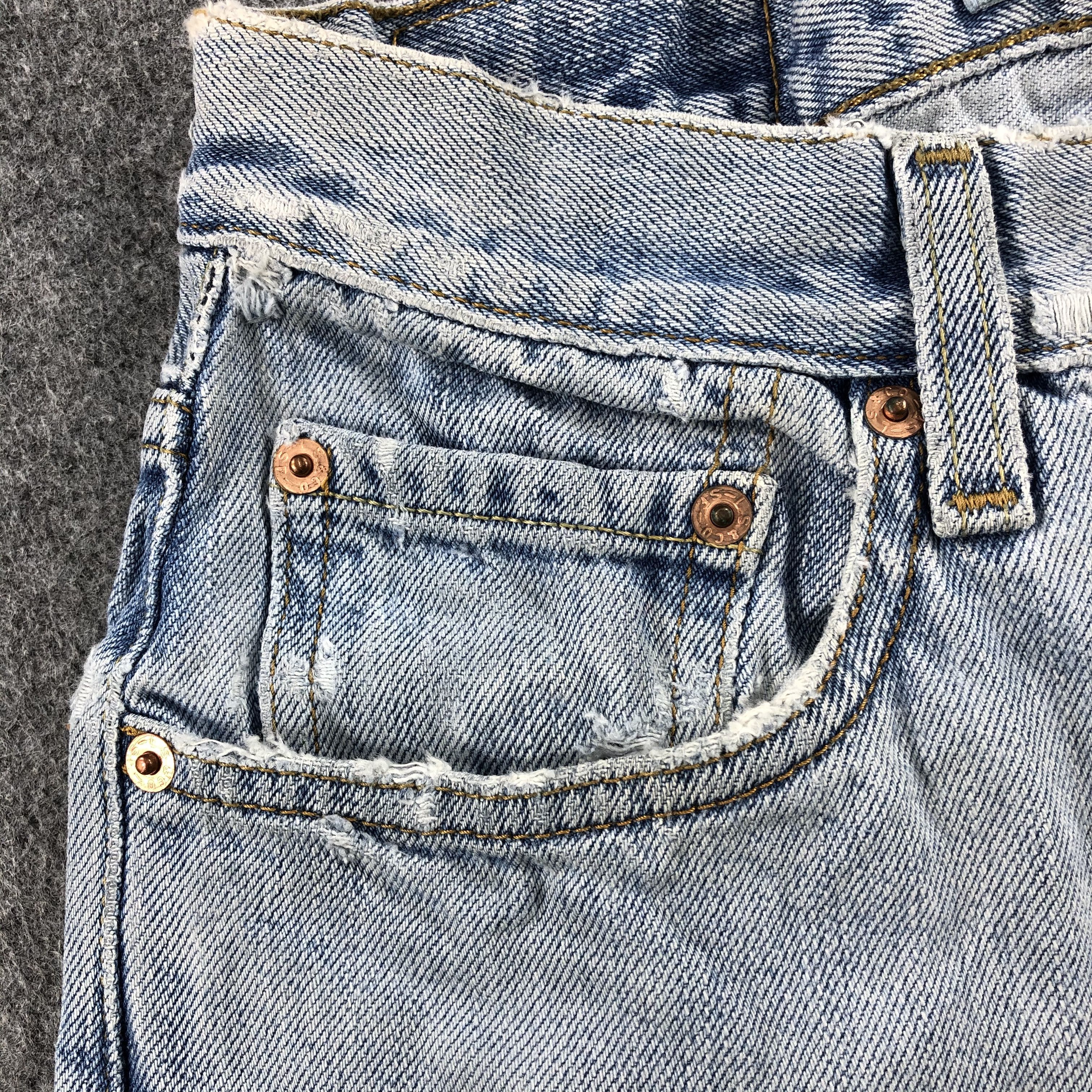 Levi's Vintage Light Wash Levis 505 Jeans-J2182 Size US 27 - 12 Thumbnail
