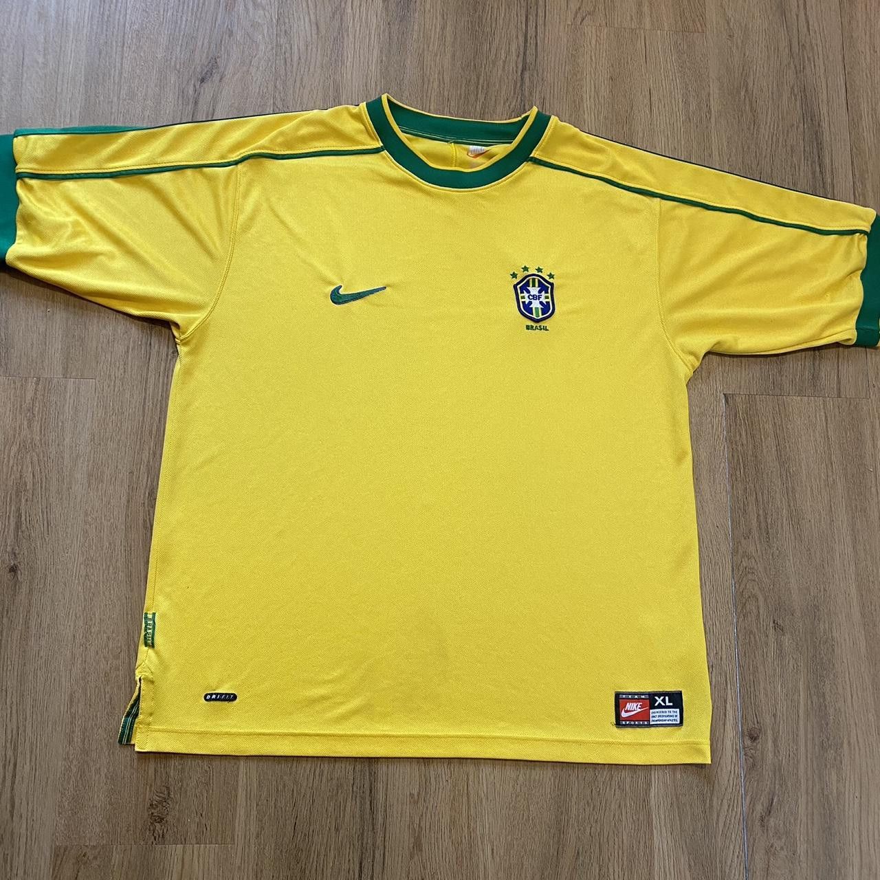 image of 1998-00 Brasil Nike Home Football Shirt Vintage Retro in Yellow, Men's (Size XL)