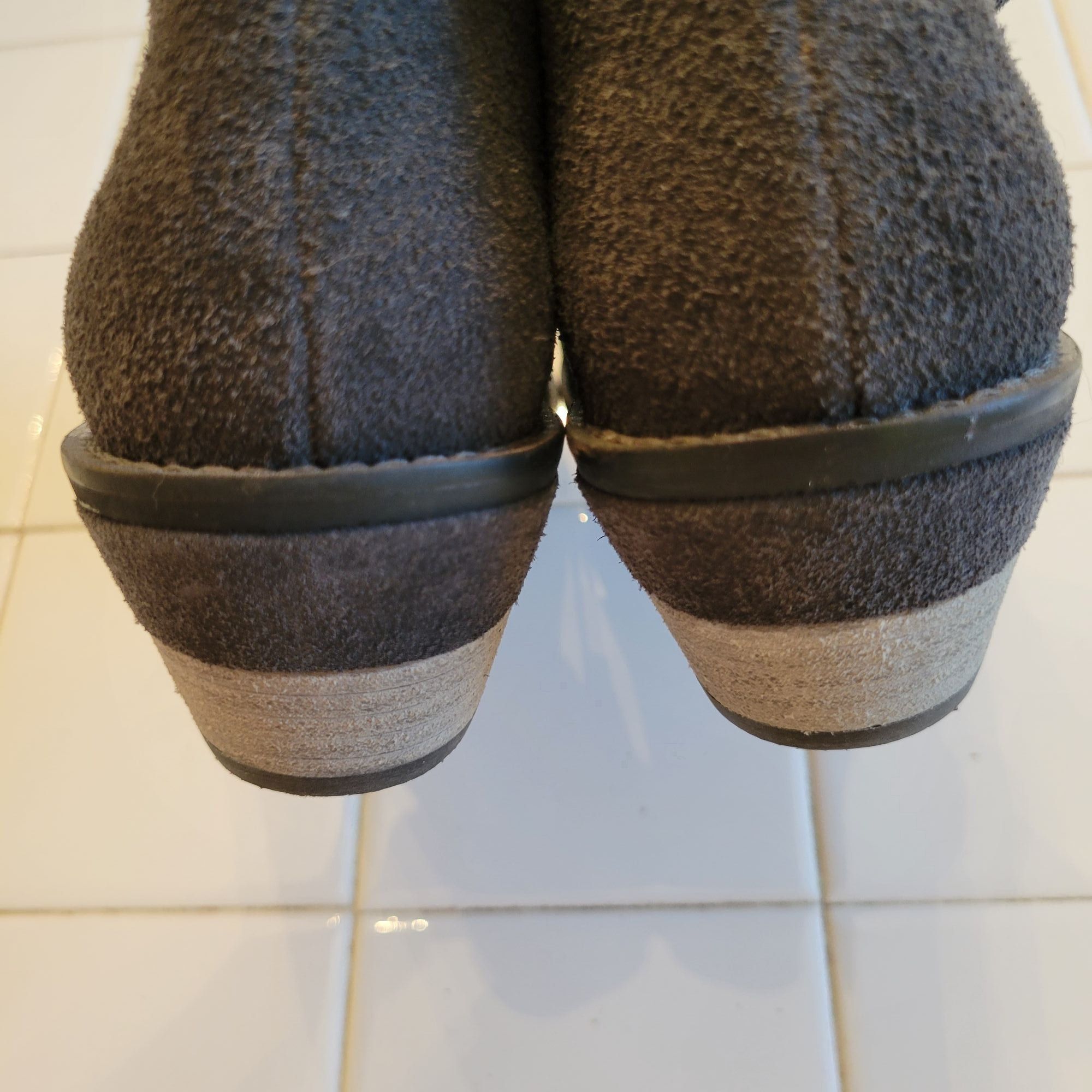 Vintage Kelsi Dagger Brooklyn Gray Suede Ankle Boots 7 KENMARE Size US 7 / IT 37 - 4 Thumbnail