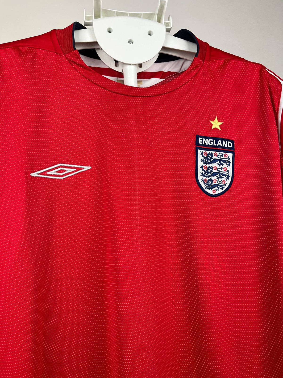 Umbro Vintage Umbro England 2004 2006 Away Football Jersey Red Size US XXL / EU 58 / 5 - 2 Thumbnail