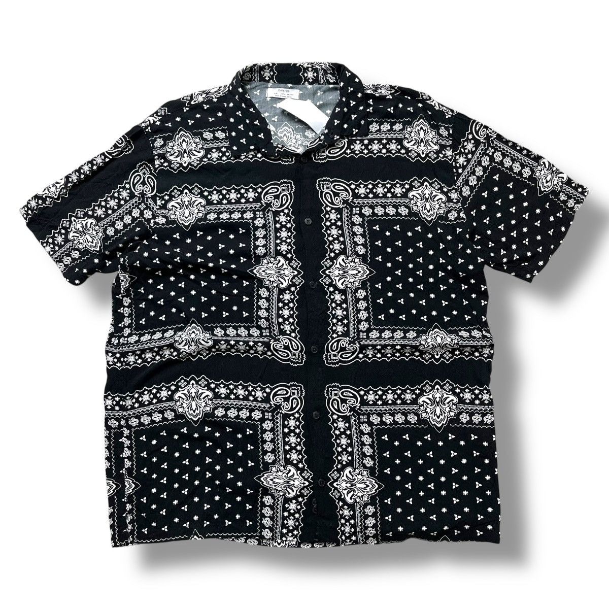 Bershka Bershka Bandana Paisley button shirt Size US L / EU 52-54 / 3 - 1 Thumbnail