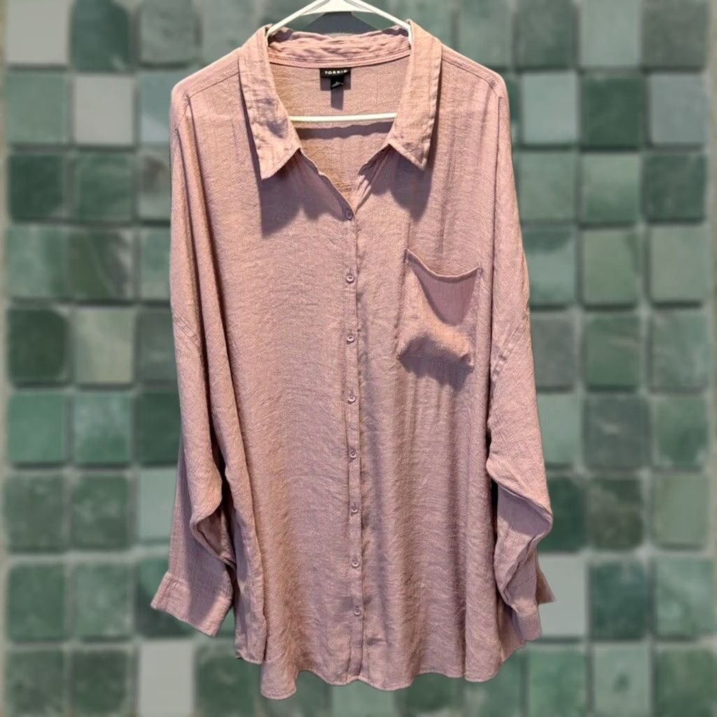 Torrid Torrid Shirt Size 4 Mauve Gauze Fabric Roll Tab Drop Shoulder Women Size S / US 4 / IT 40 - 1 Thumbnail