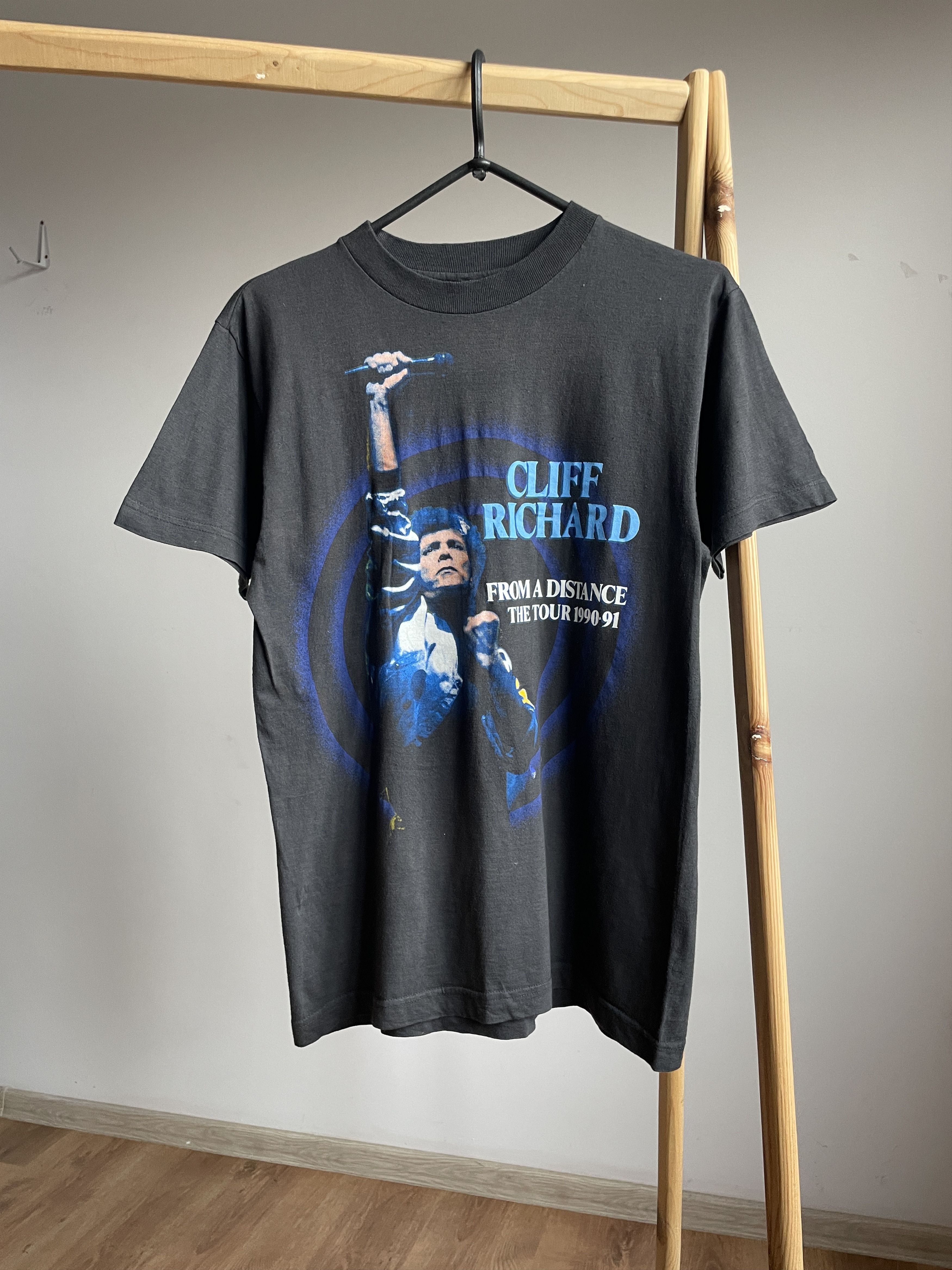 Band Tees × Vintage Cliff Richard From The Distance 1990-1991 Tour T-Shirt Size US S / EU 44-46 / 1 - 1 Thumbnail