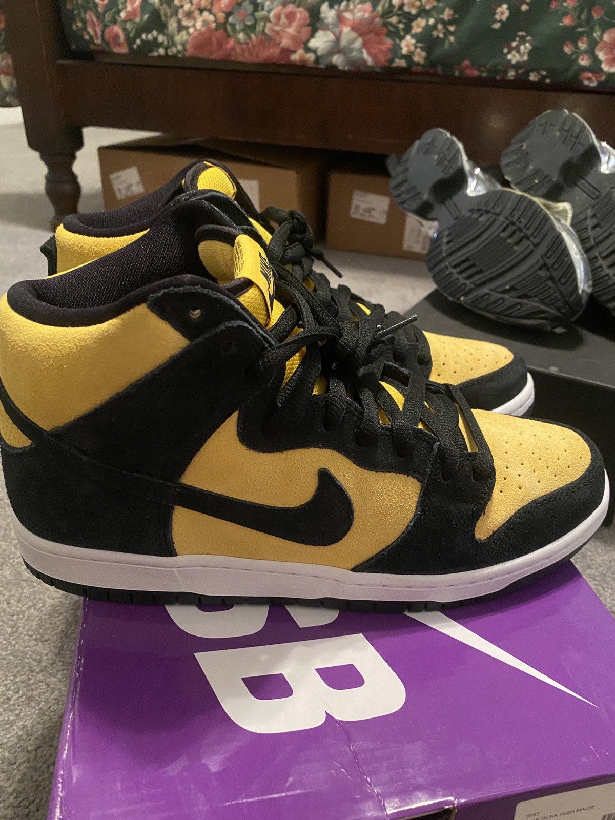 Nike Nike Dunk High Reverse Goldenrod size 9 DS never worn Size US 9 / EU 42 - 4 Thumbnail