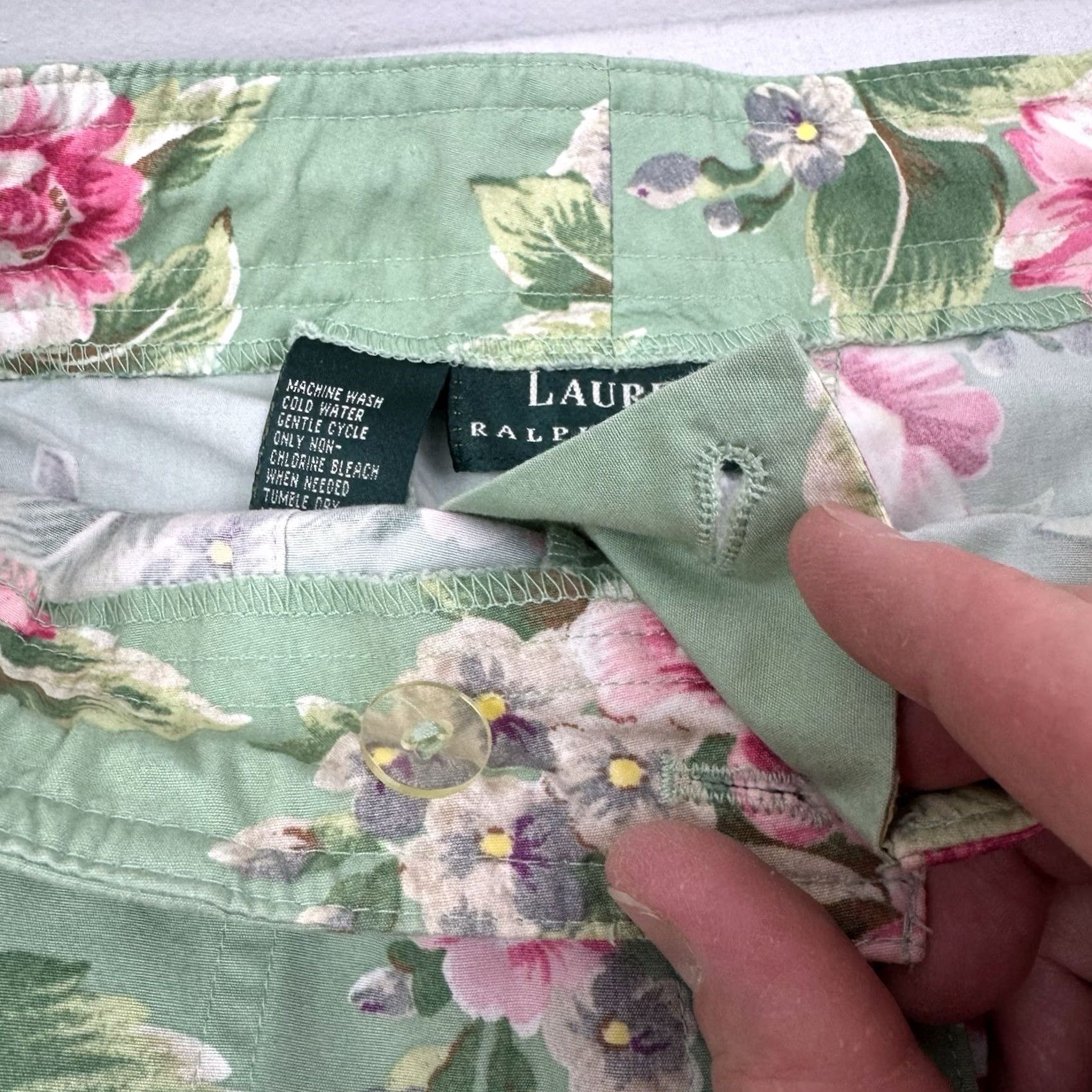 Ralph Lauren VINTAGE Lauren Ralph Lauren Capri Pants Womens 10 Floral Tropical Preppy Y2K Capri Pants Womens 10 Green Floral Summer Beach Hawaiian Size 32" / US 10 / IT 46 - 5 Thumbnail