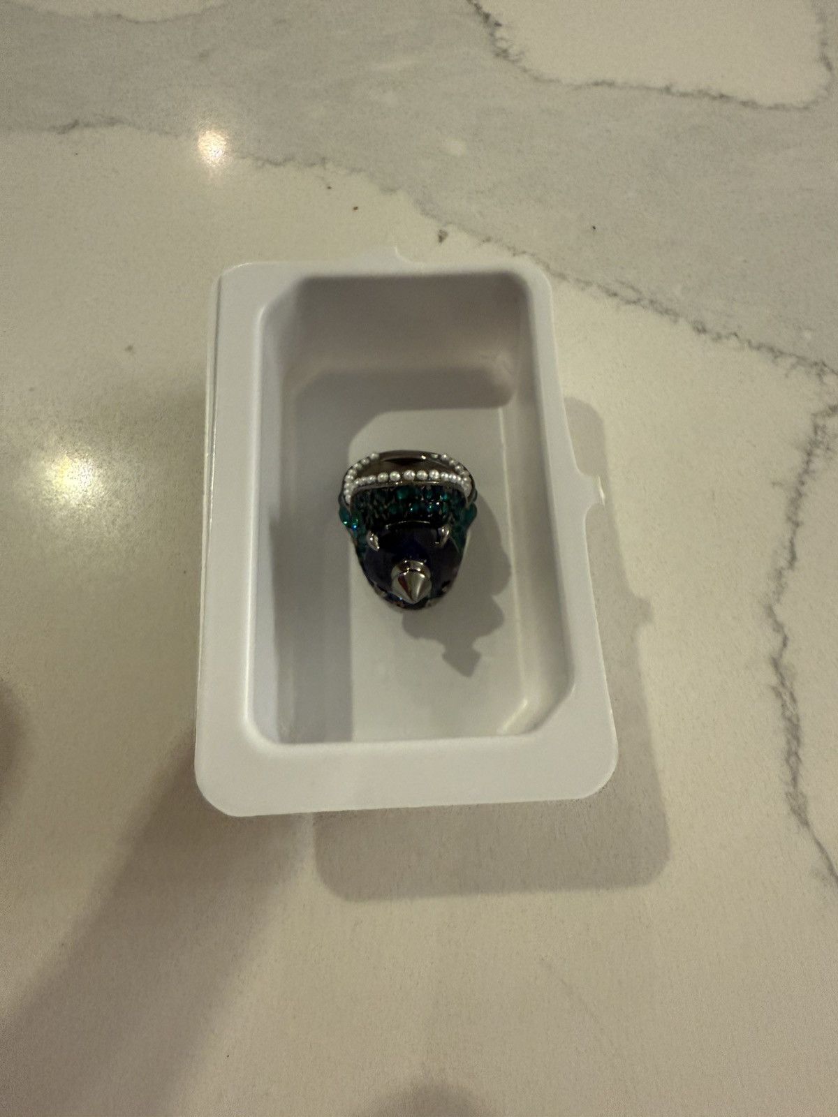 Gucci Authentic GUCCI ring, stud and crystals in blue and green Size ONE SIZE - 1 Thumbnail