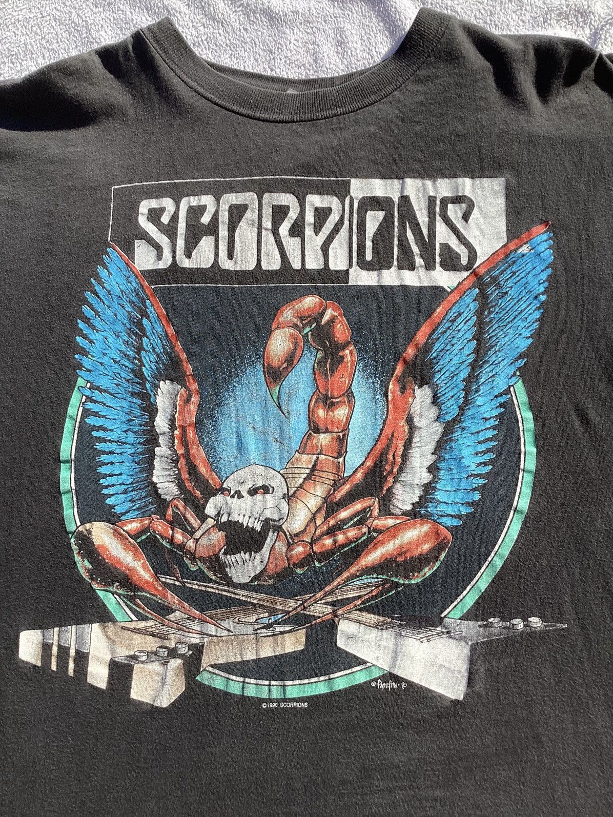 Band Tees Vtg 1990s scorpions, crazy world tour single stitch band Tee Size US L / EU 52-54 / 3 - 2 Thumbnail