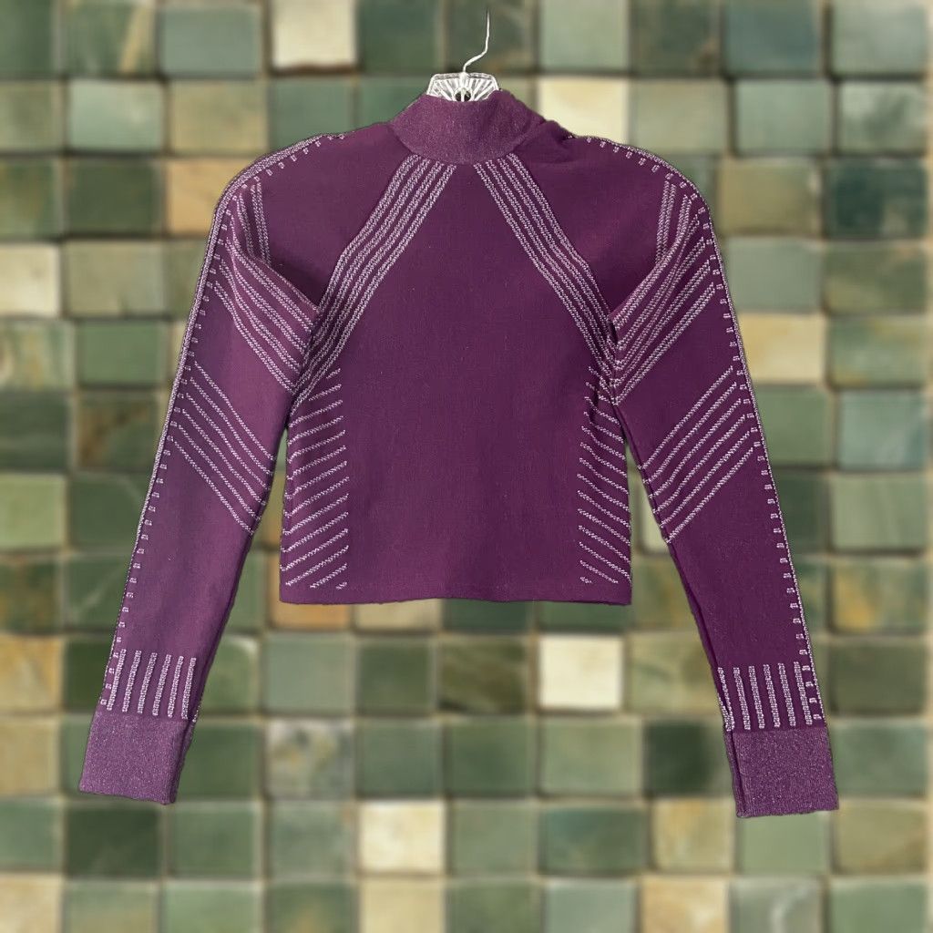 Fabletics Fabletics Cropped Long Sleeve Activewear Top Women's Size S Purple Size S / US 4 / IT 40 - 1 Thumbnail