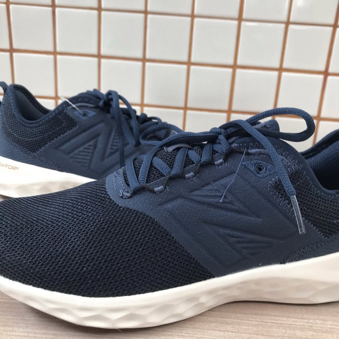 Reebok New Balance Fresh Foam Navy Blue New Balance Men's Fresh Size US 8.5 / EU 41-42 - 12 Thumbnail