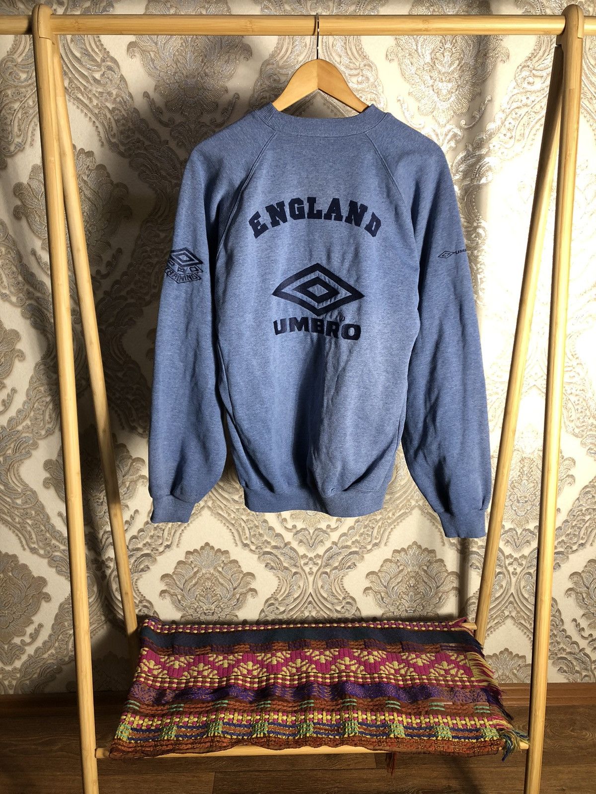Vintage VERY RARE UMBRO ENGLAND RETRO SOCCER SWEATSHIRT MANCHESTER Size US L / EU 52-54 / 3 - 8 Thumbnail